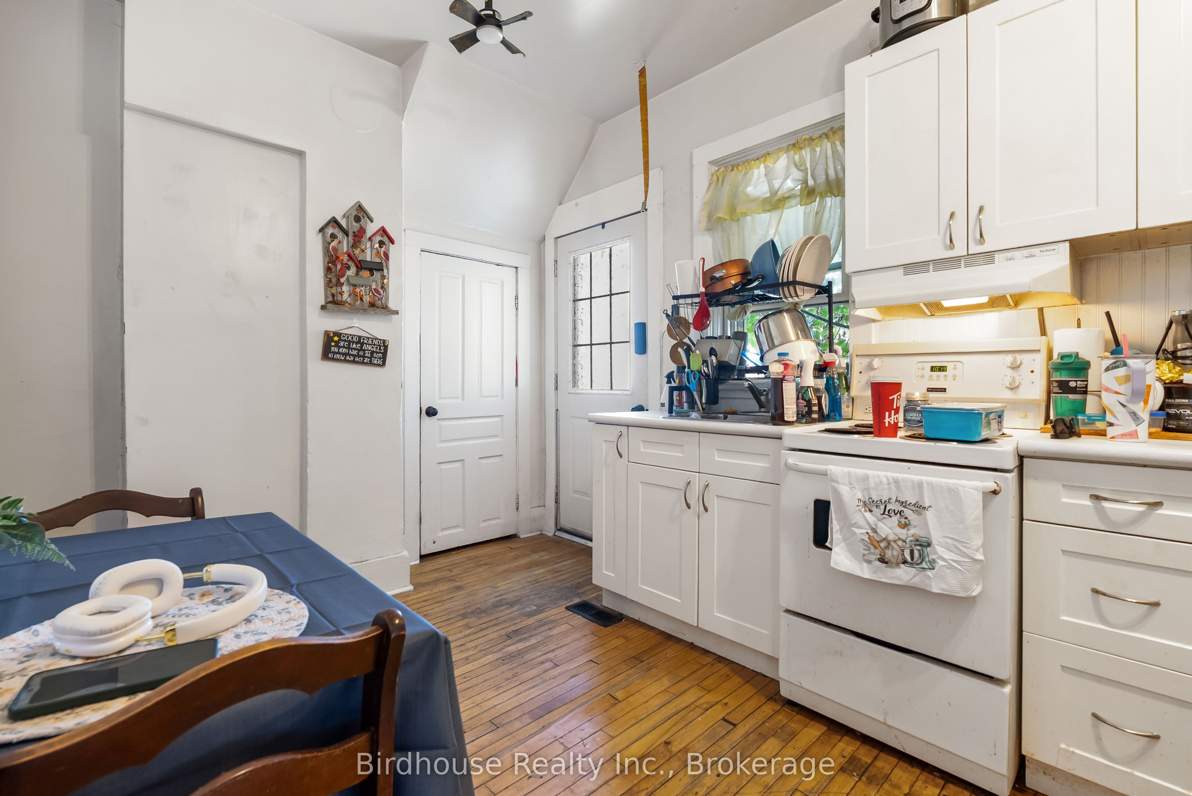 99 Durham Street W Property Photo 9
