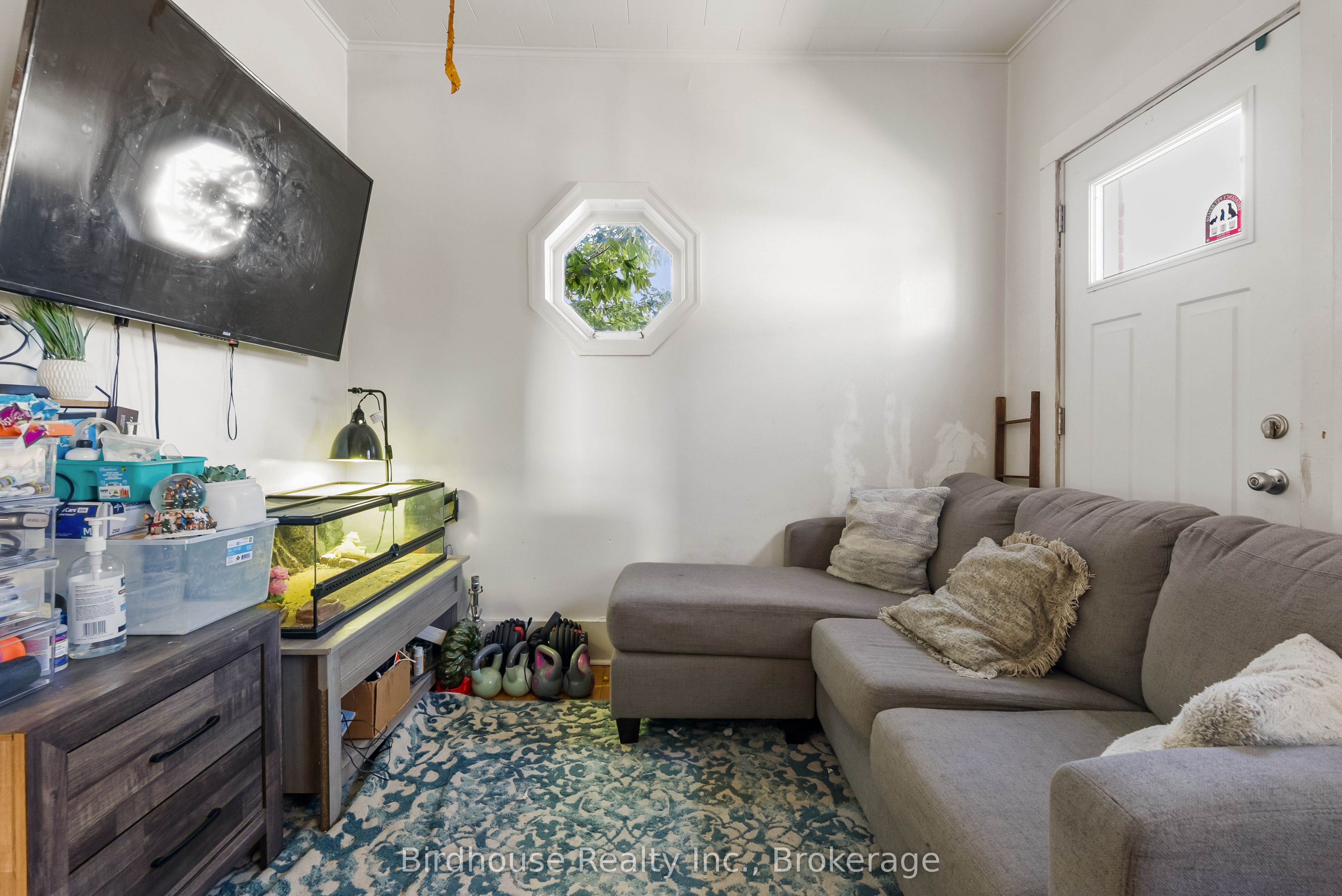 99 Durham Street W Property Photo 10