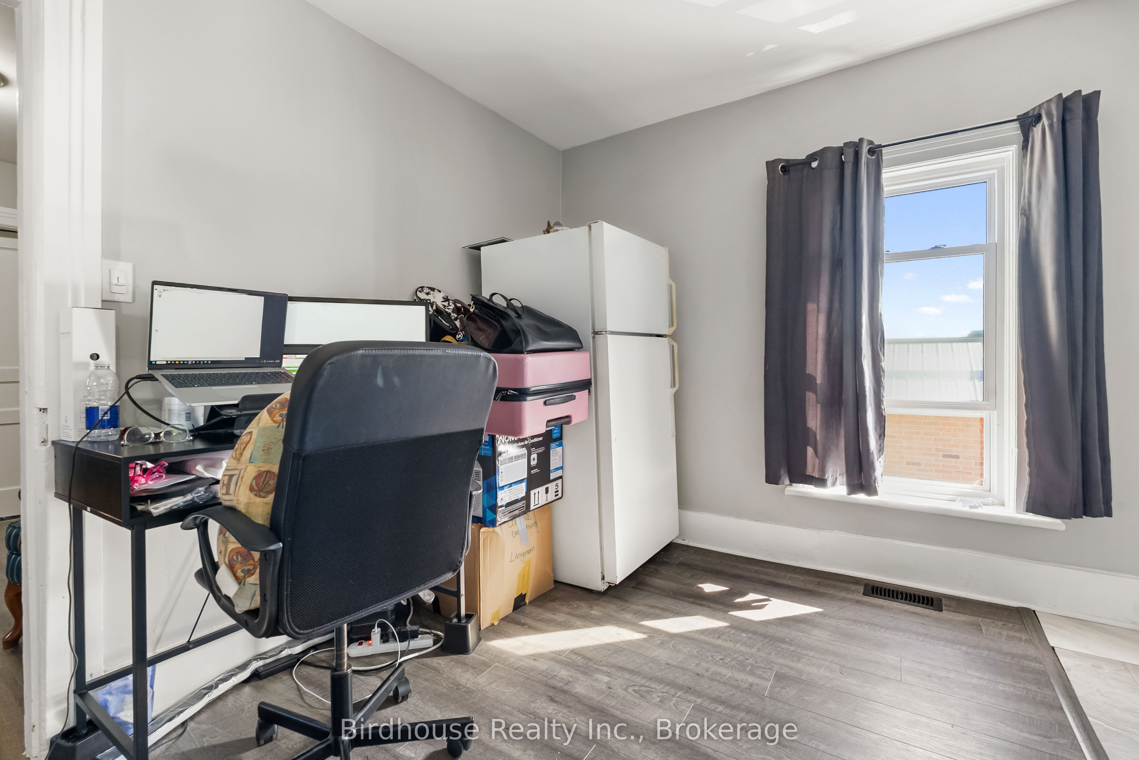 99 Durham Street W Property Photo 25