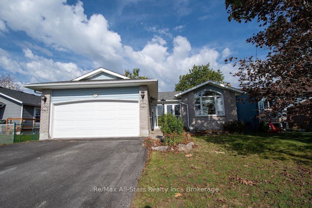 41 Cedartree Lane Property Photo 2