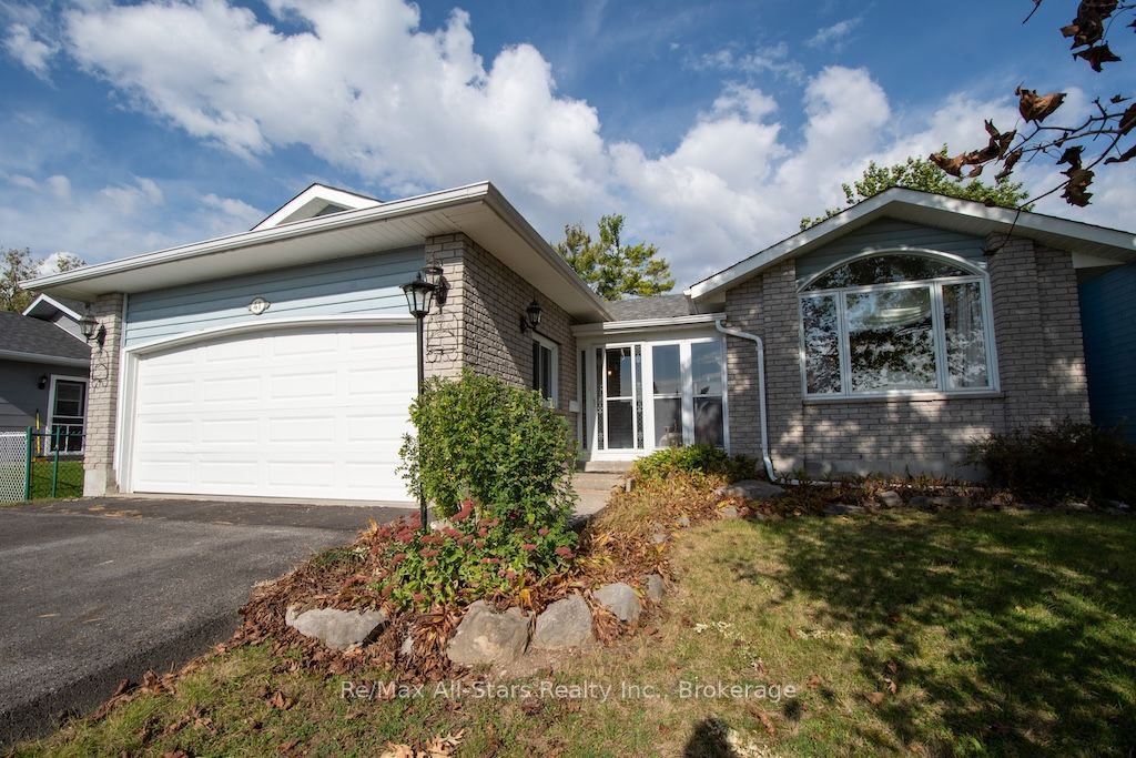 41 Cedartree Lane Property Photo 3