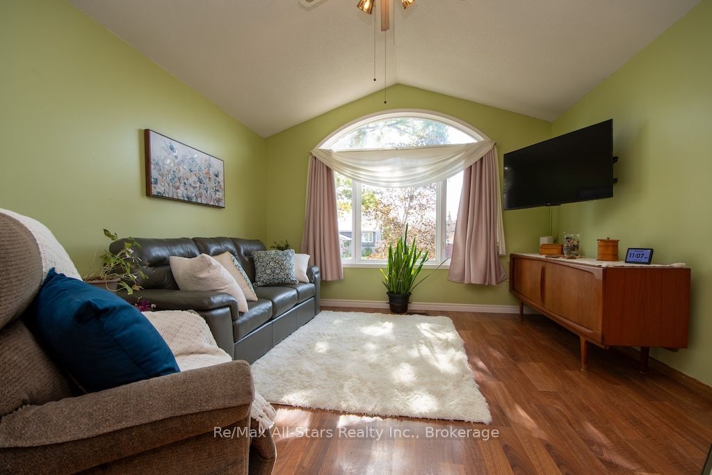 41 Cedartree Lane Property Photo 8