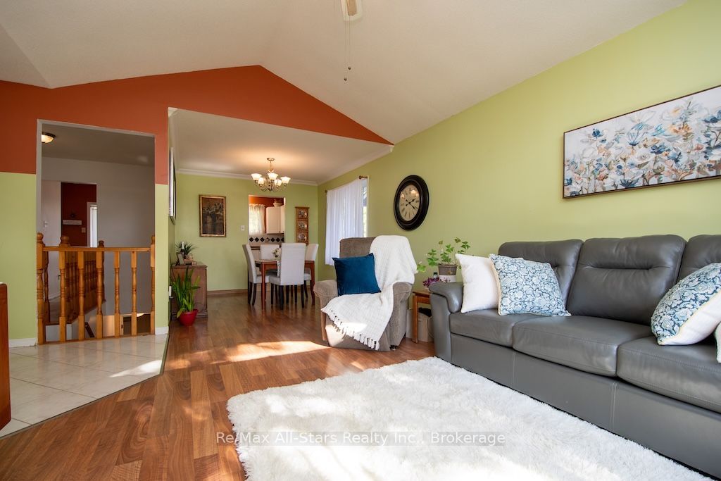 41 Cedartree Lane Property Photo 9