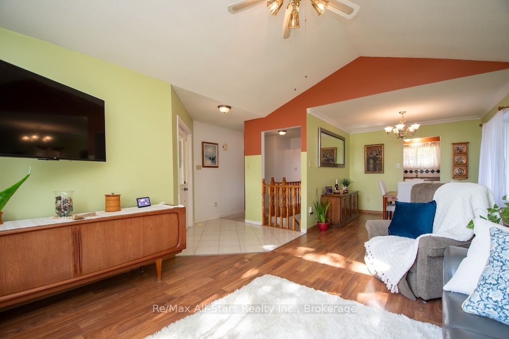 41 Cedartree Lane Property Photo 10
