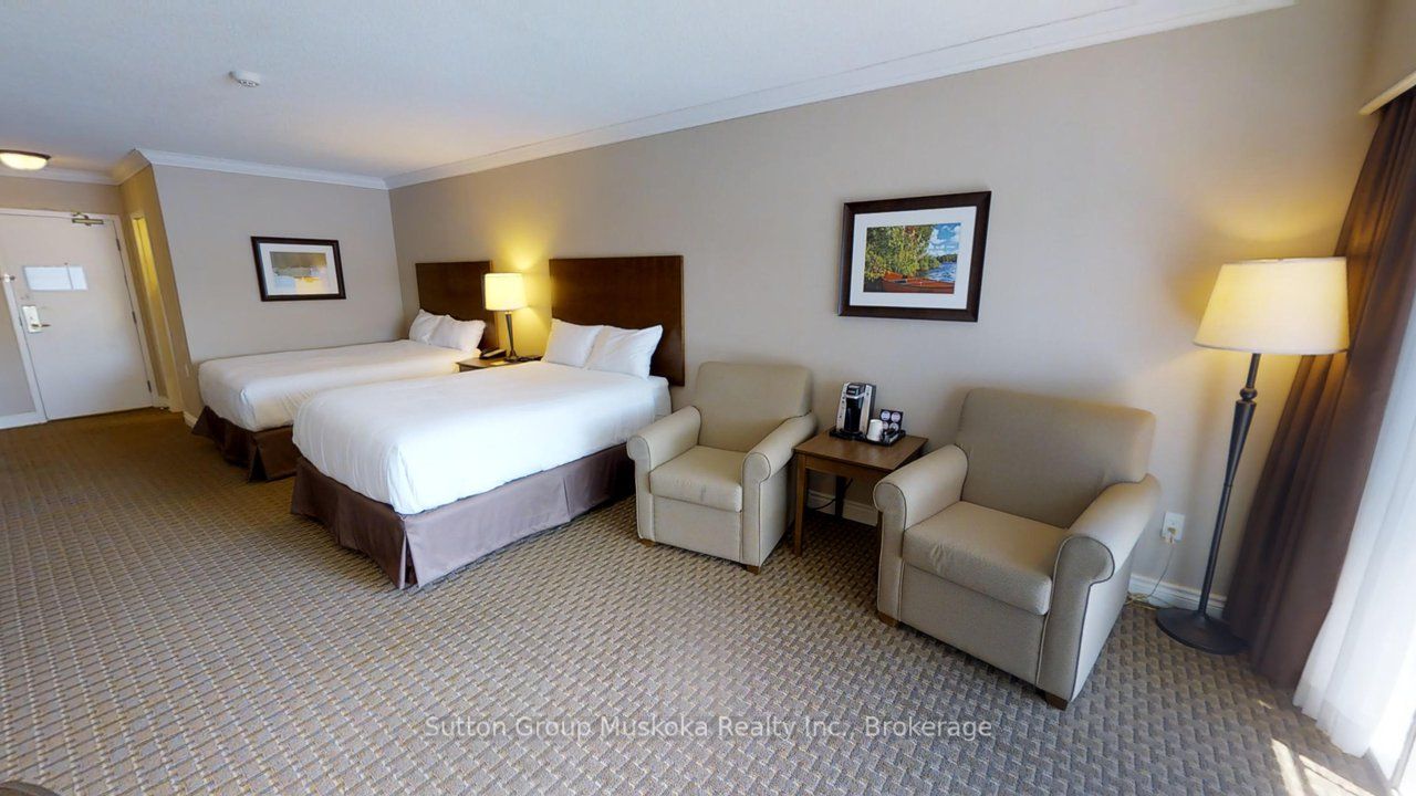 421 Bayshore - Deerhurst Drive 421 Property Photo 1