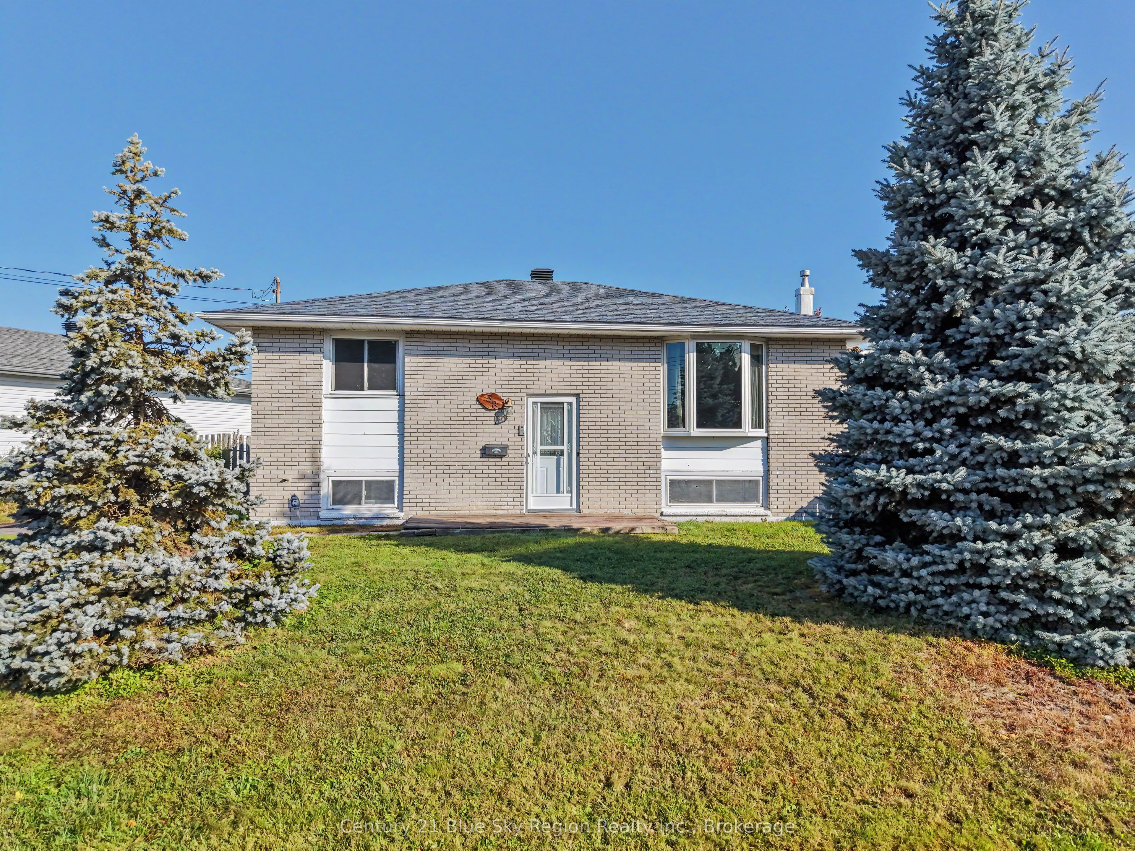 58 Van Horne Crescent Property Photo 9