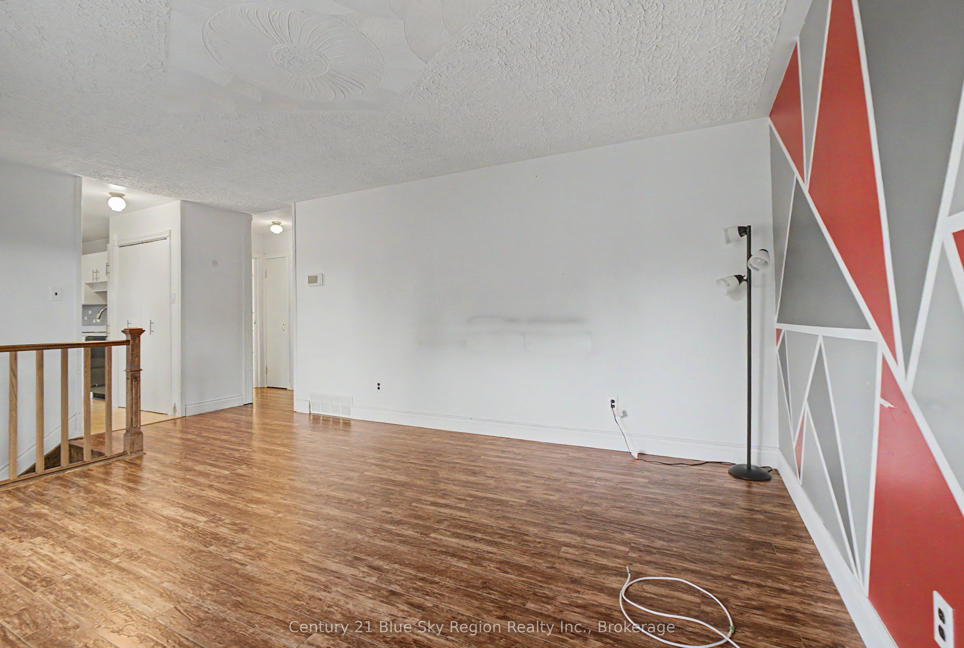 58 Van Horne Crescent Property Photo 15