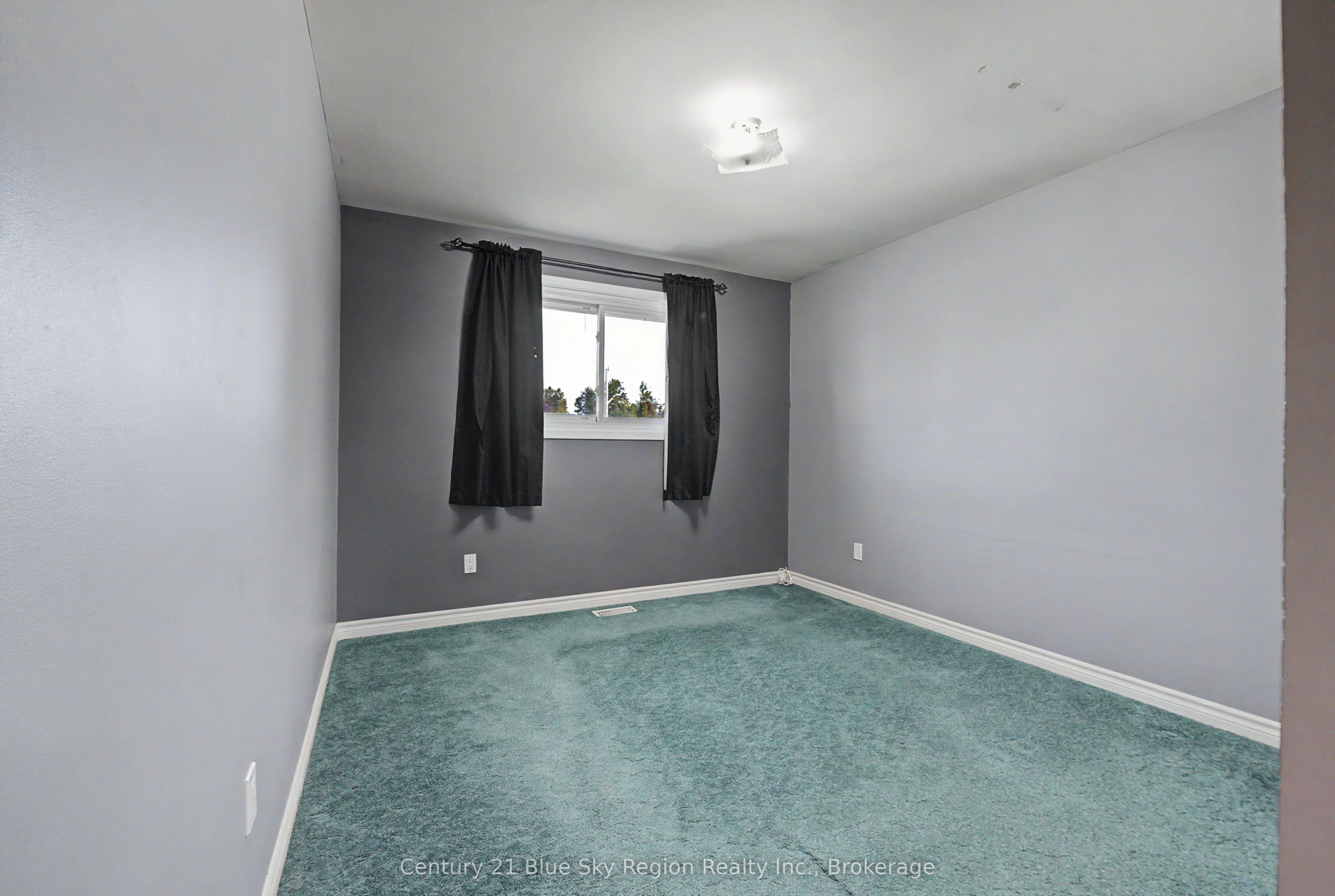 58 Van Horne Crescent Property Photo 22