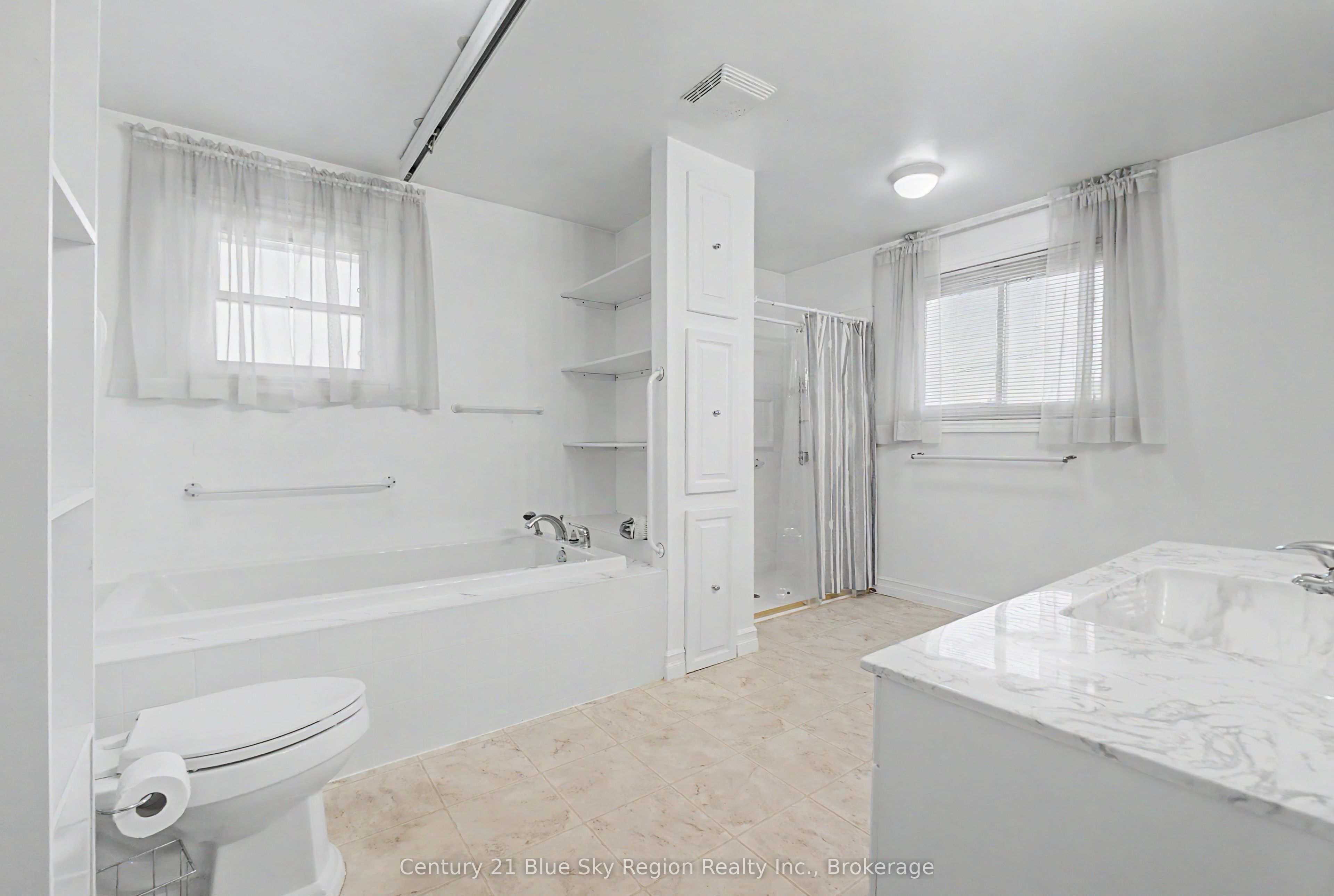 58 Van Horne Crescent Property Photo 24