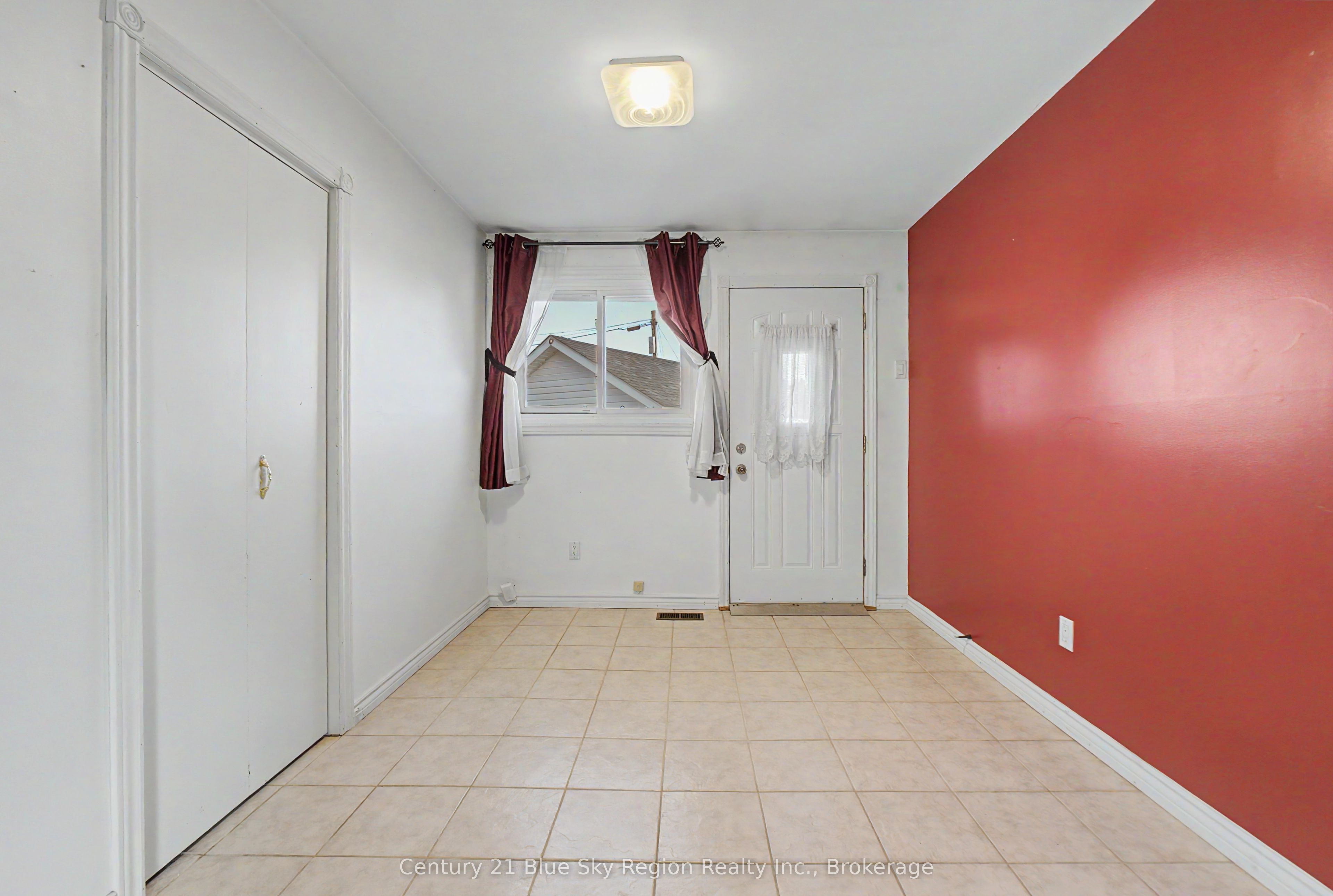 58 Van Horne Crescent Property Photo 28