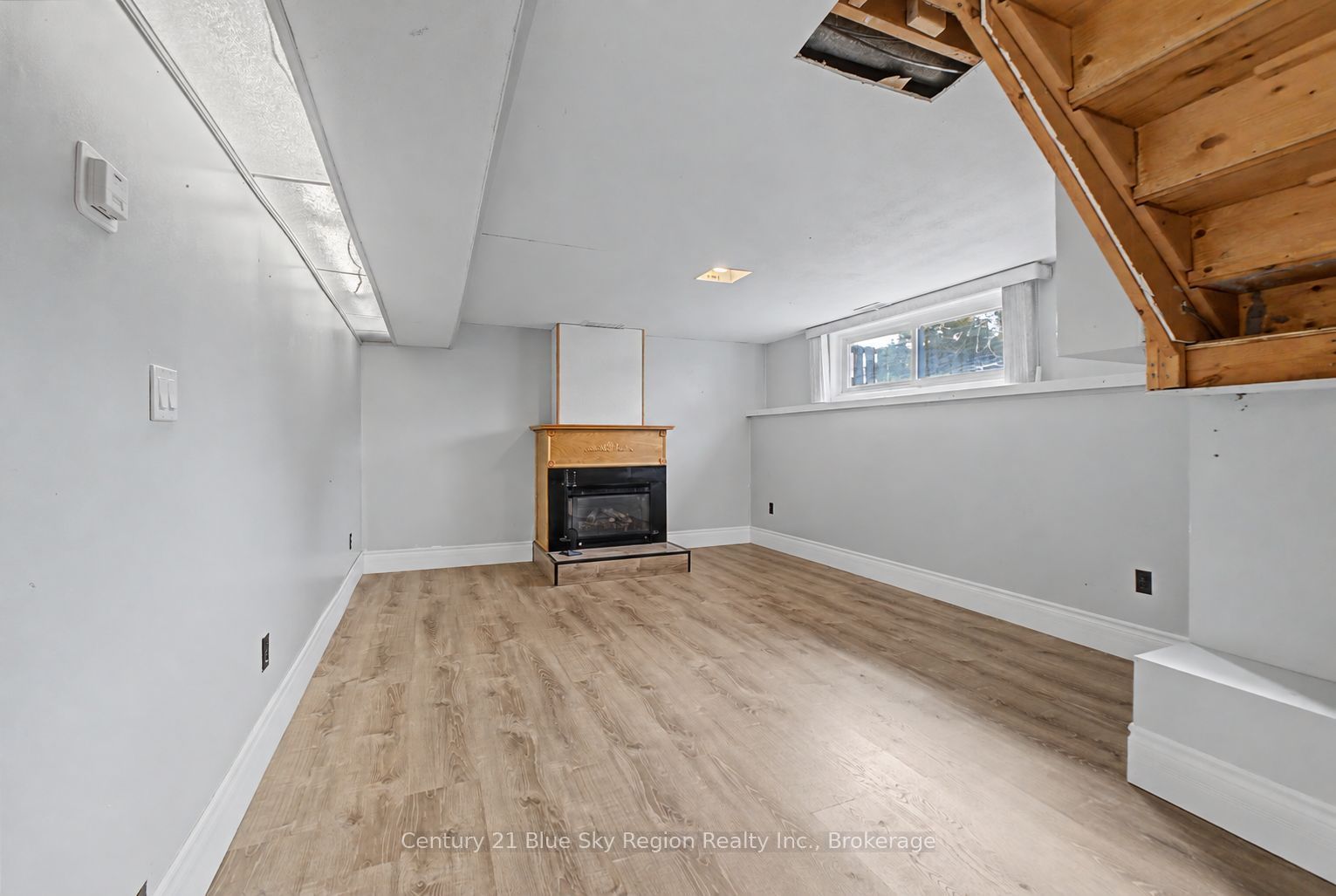 58 Van Horne Crescent Property Photo 30