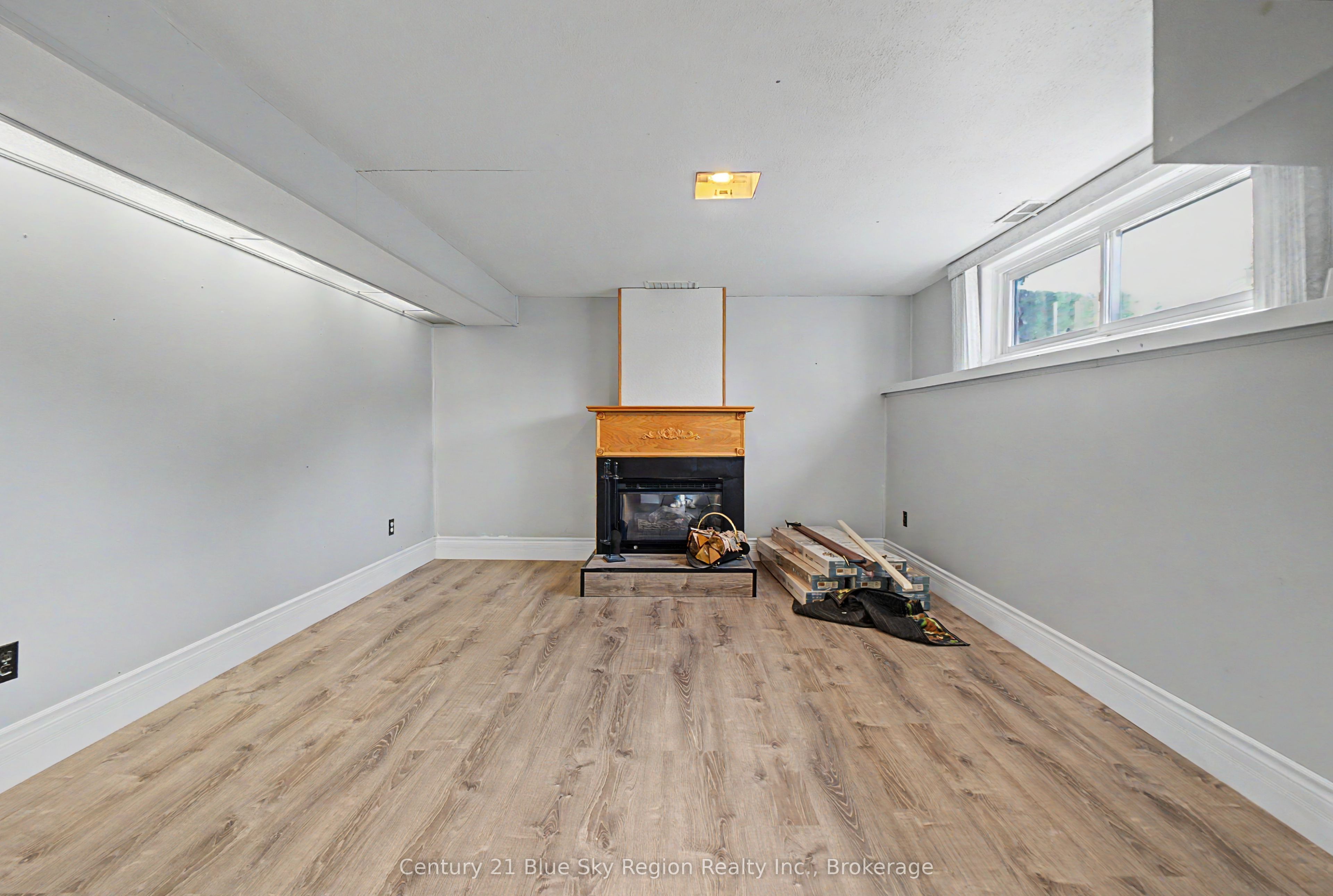 58 Van Horne Crescent Property Photo 31