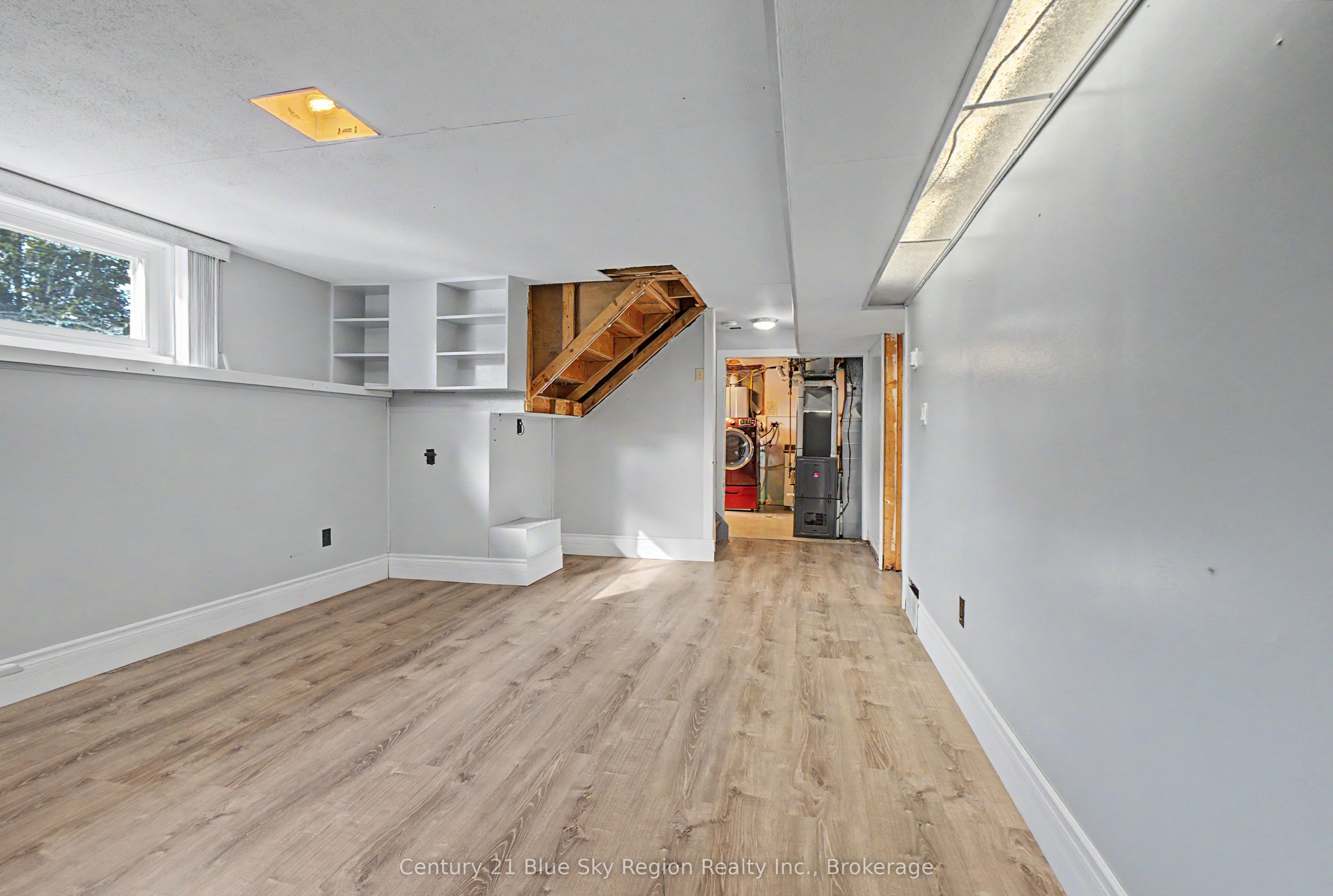 58 Van Horne Crescent Property Photo 32