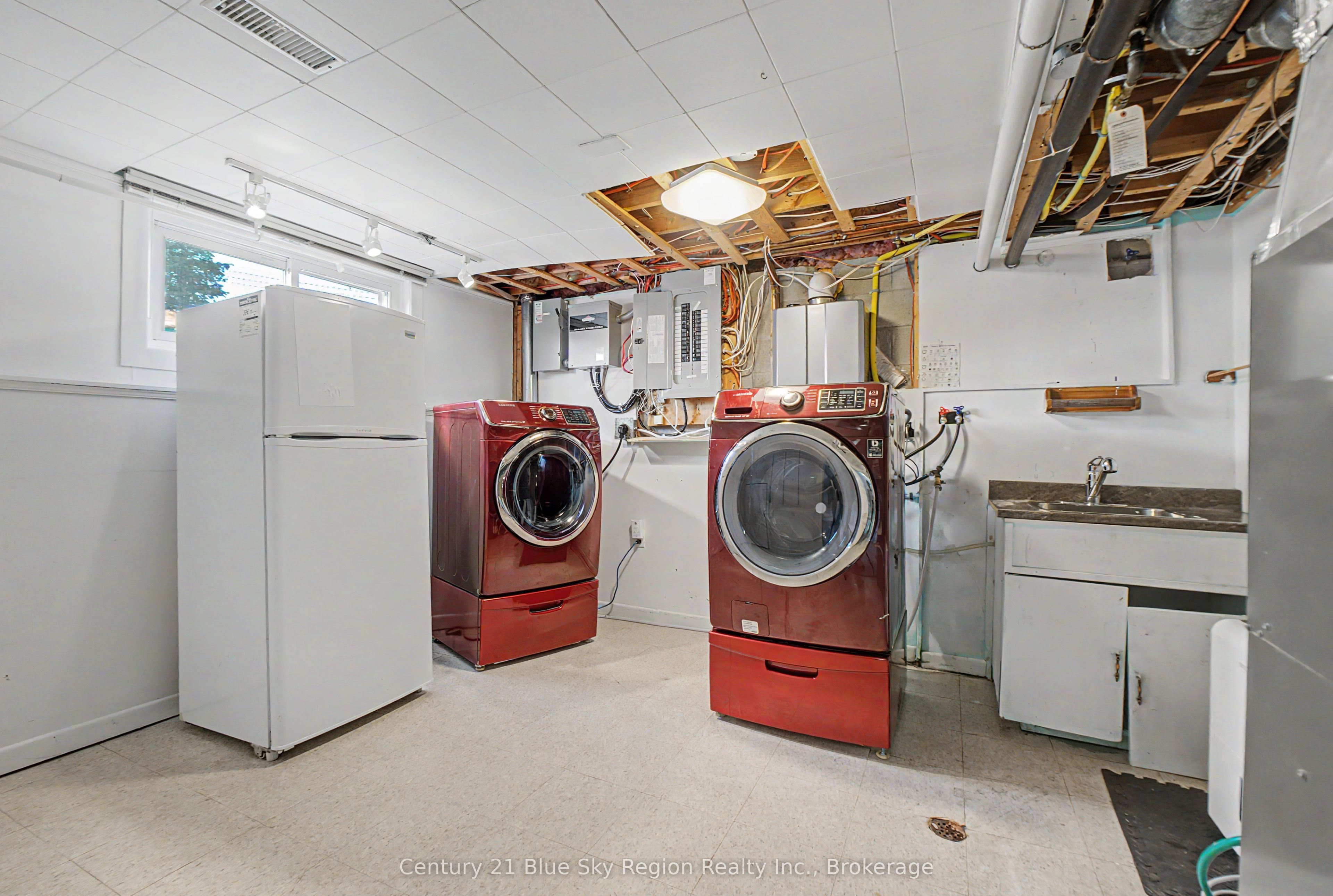58 Van Horne Crescent Property Photo 33