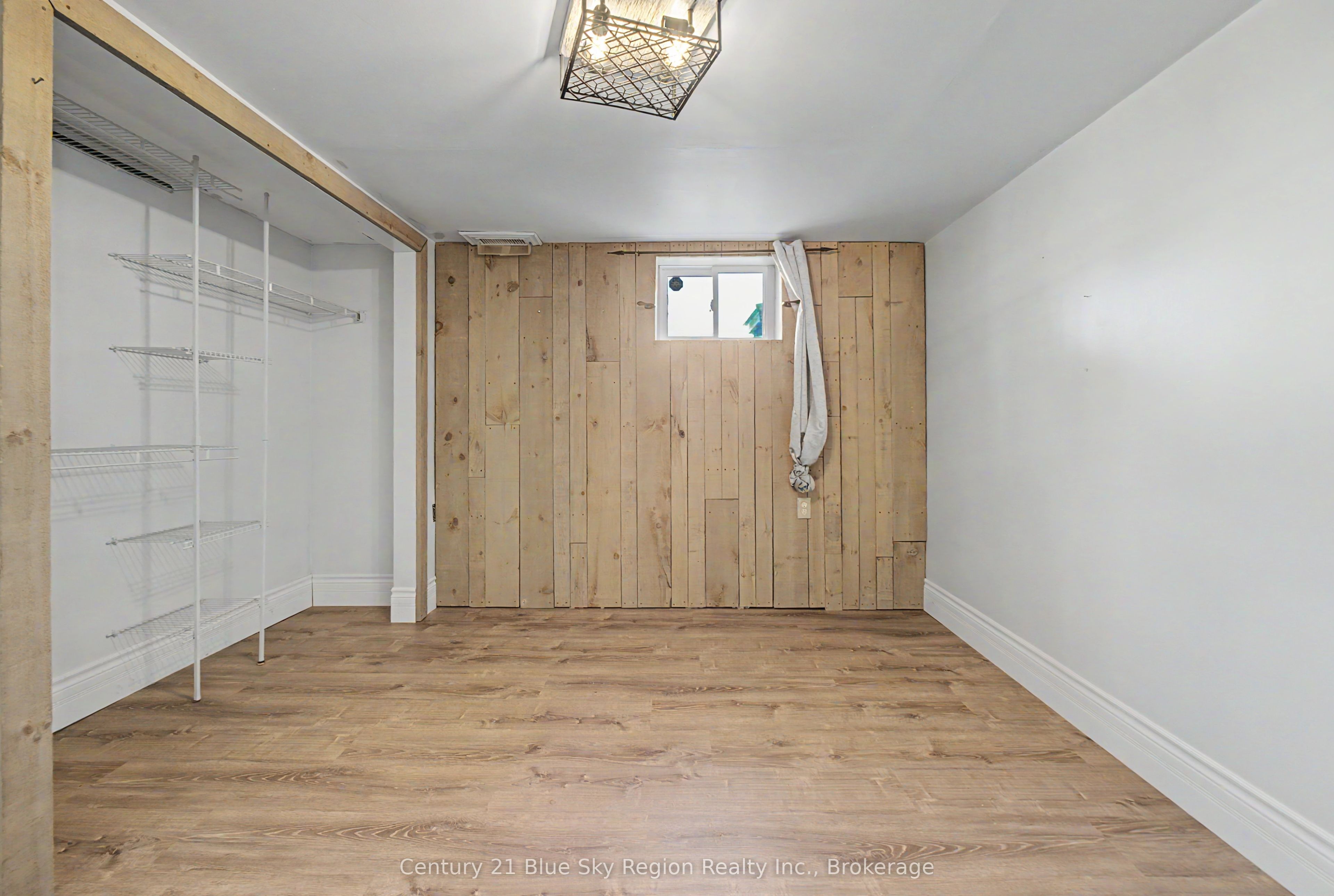 58 Van Horne Crescent Property Photo 37