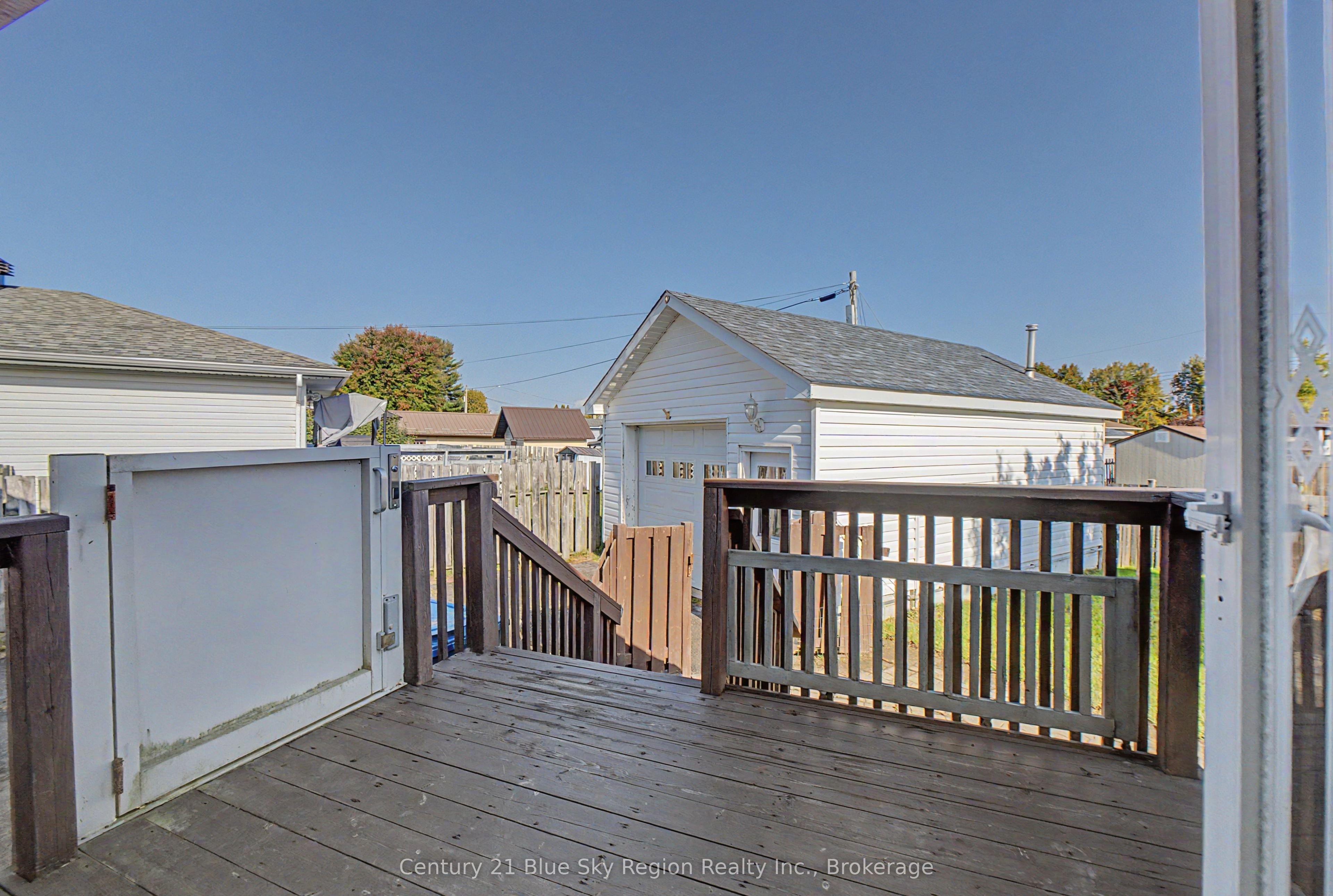 58 Van Horne Crescent Property Photo 40