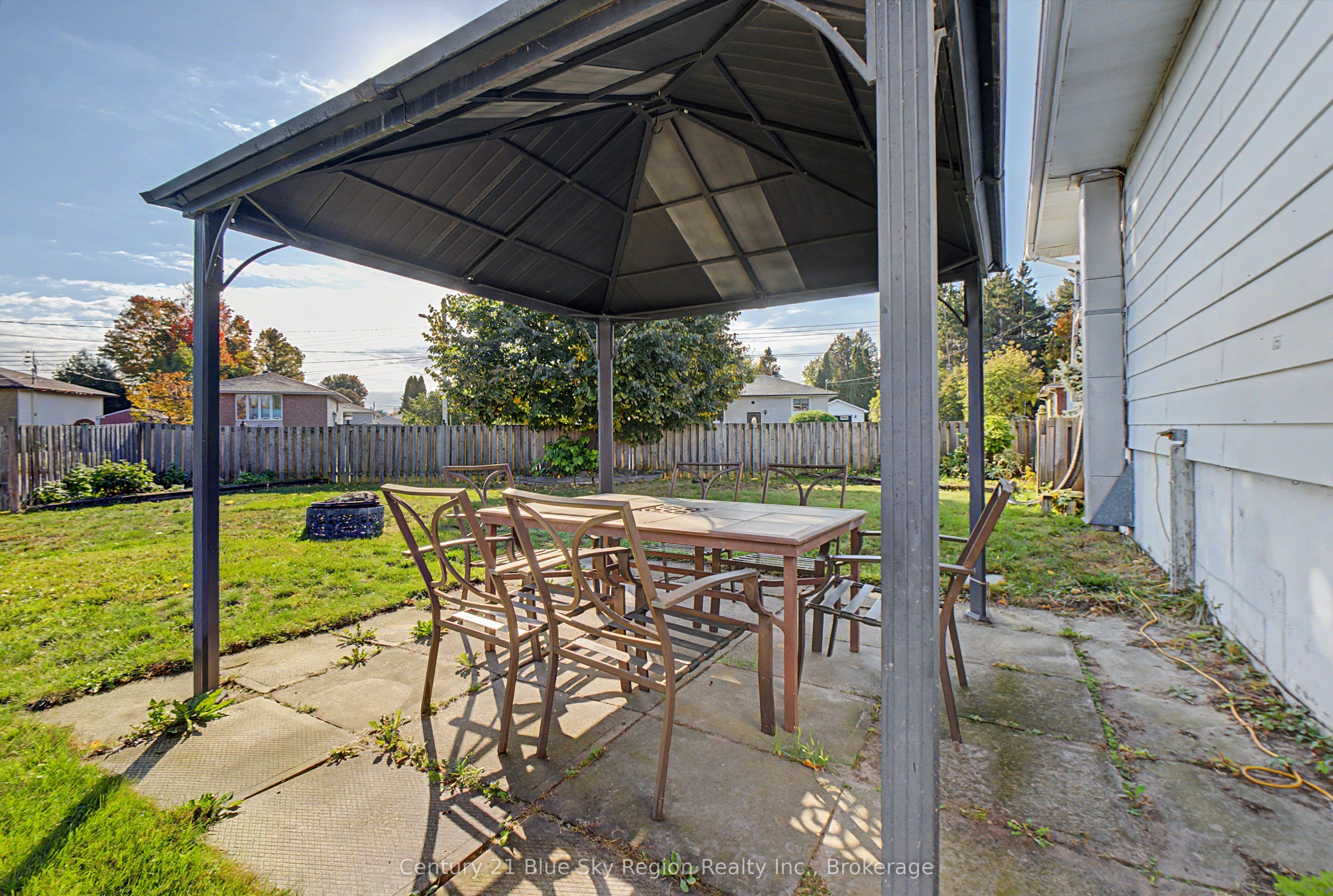 58 Van Horne Crescent Property Photo 42