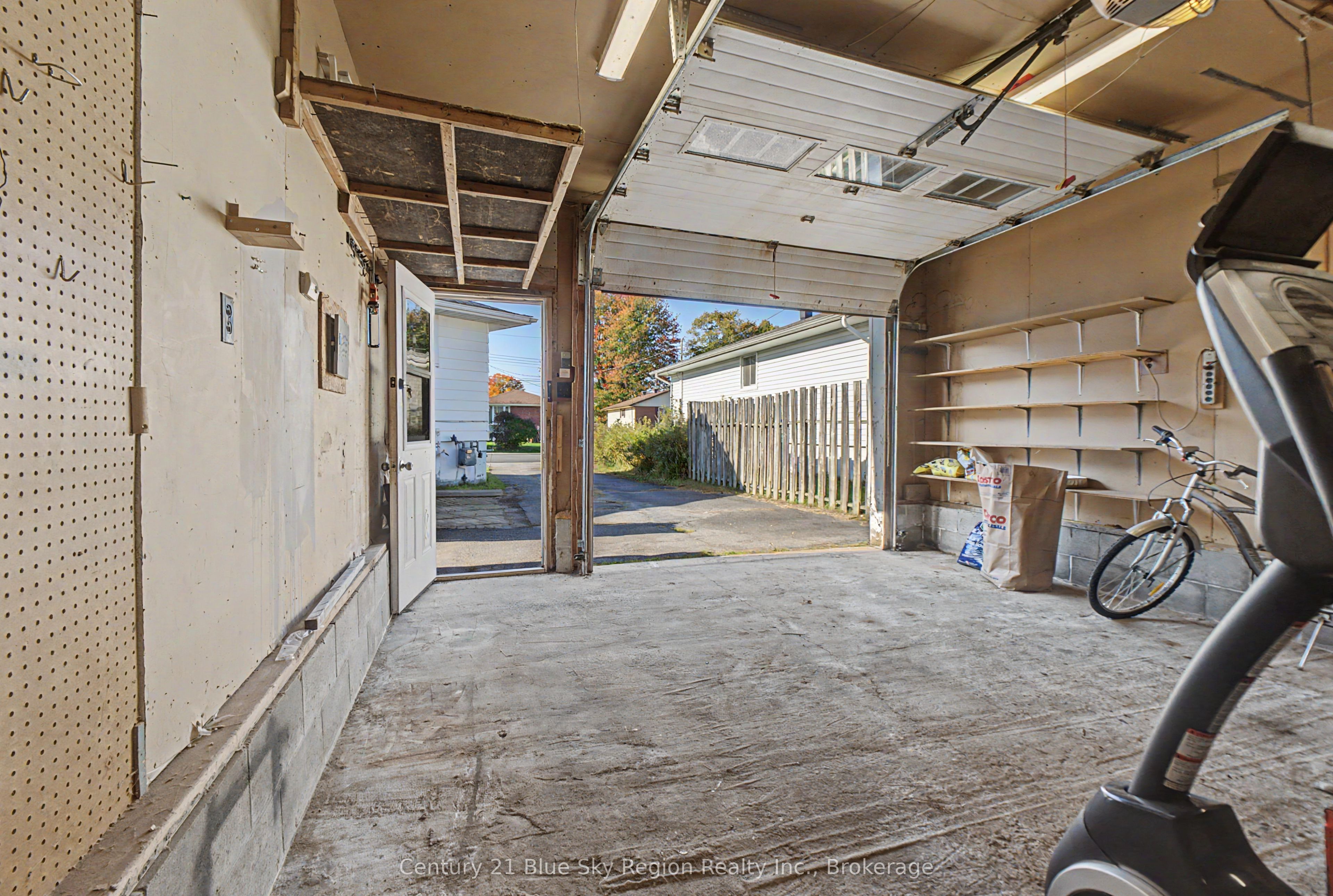 58 Van Horne Crescent Property Photo 48