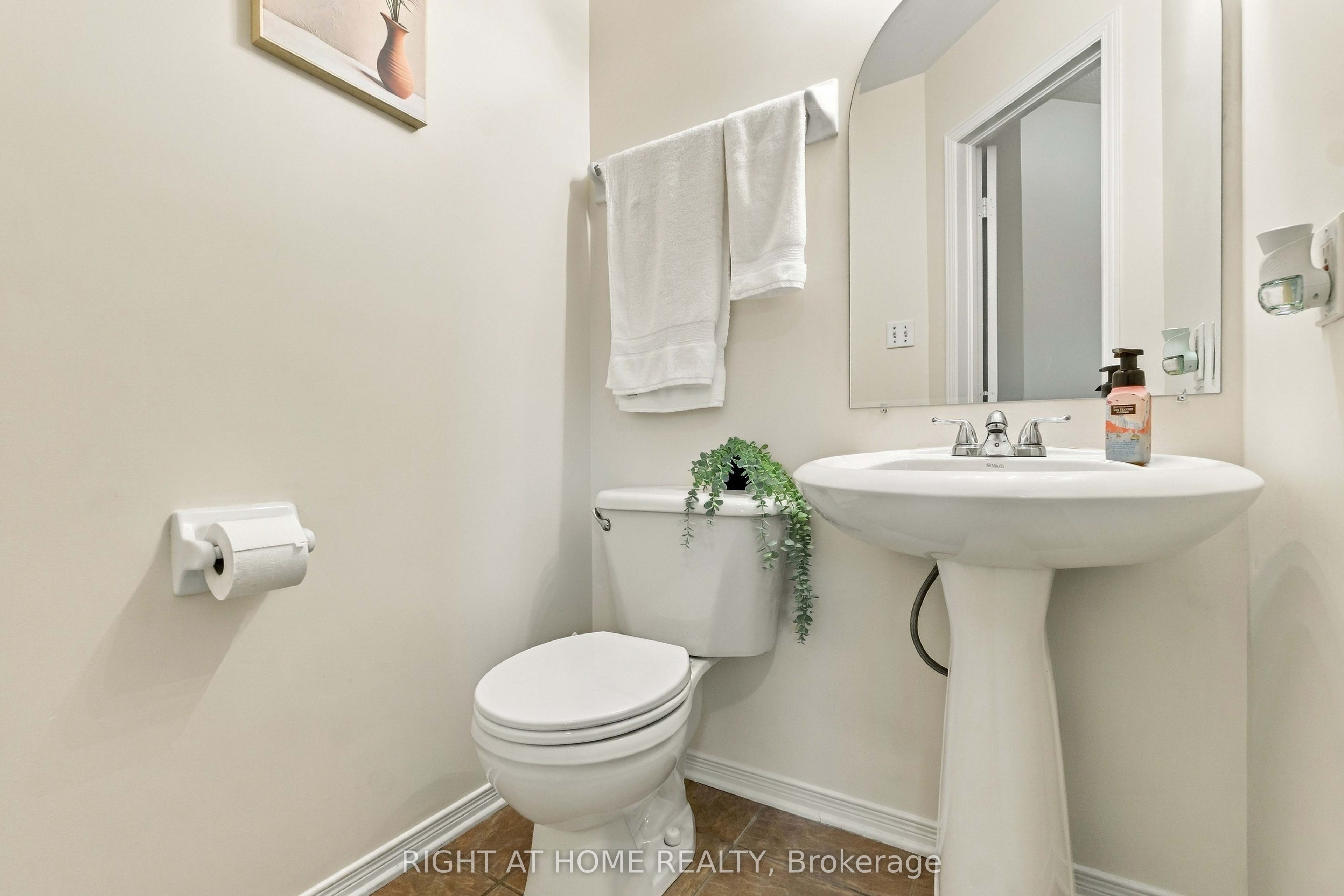 161 Kinross Private Property Photo 16