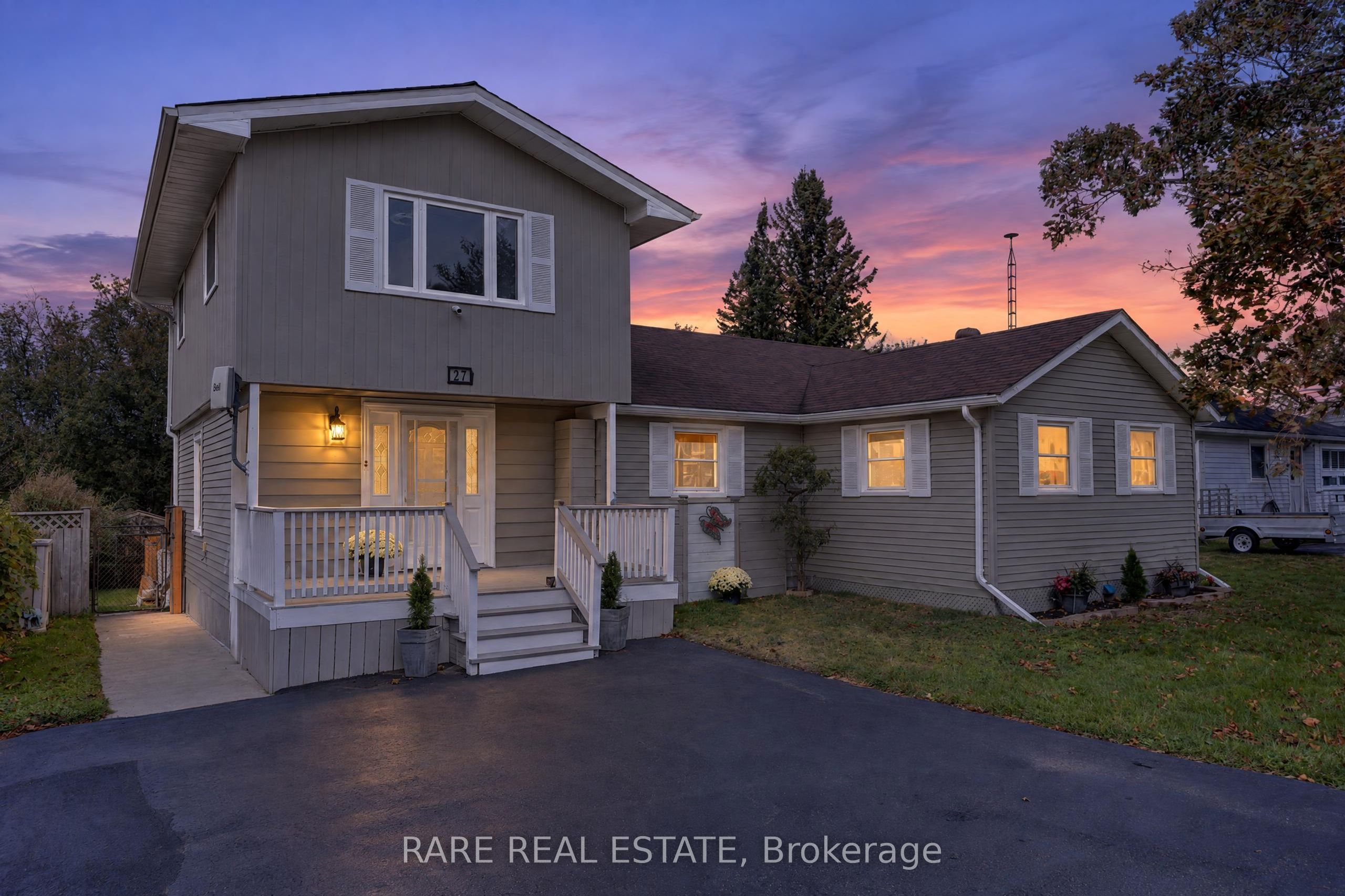 27 Carleton Boulevard Property Photo 1
