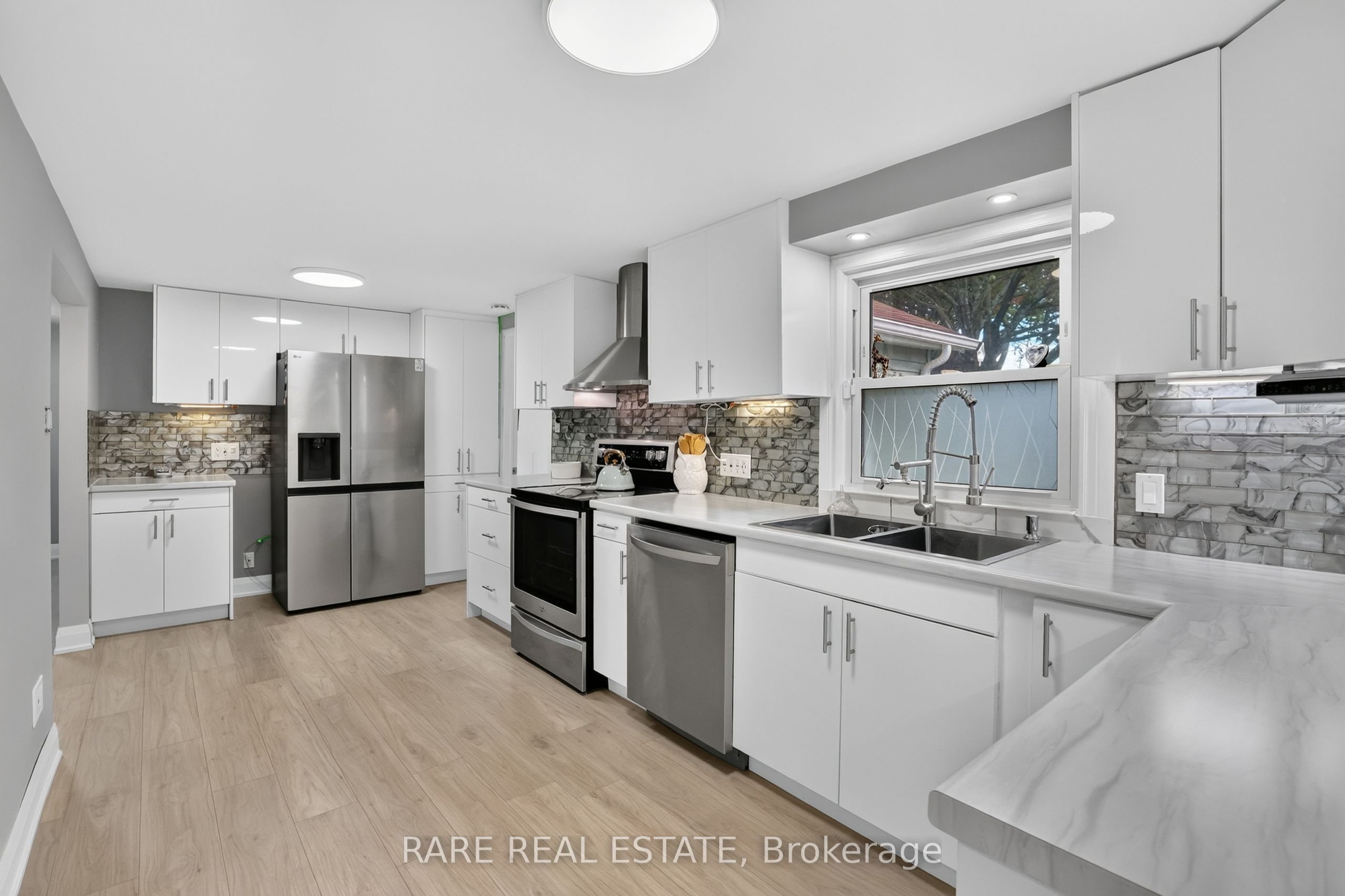 27 Carleton Boulevard Property Photo 11