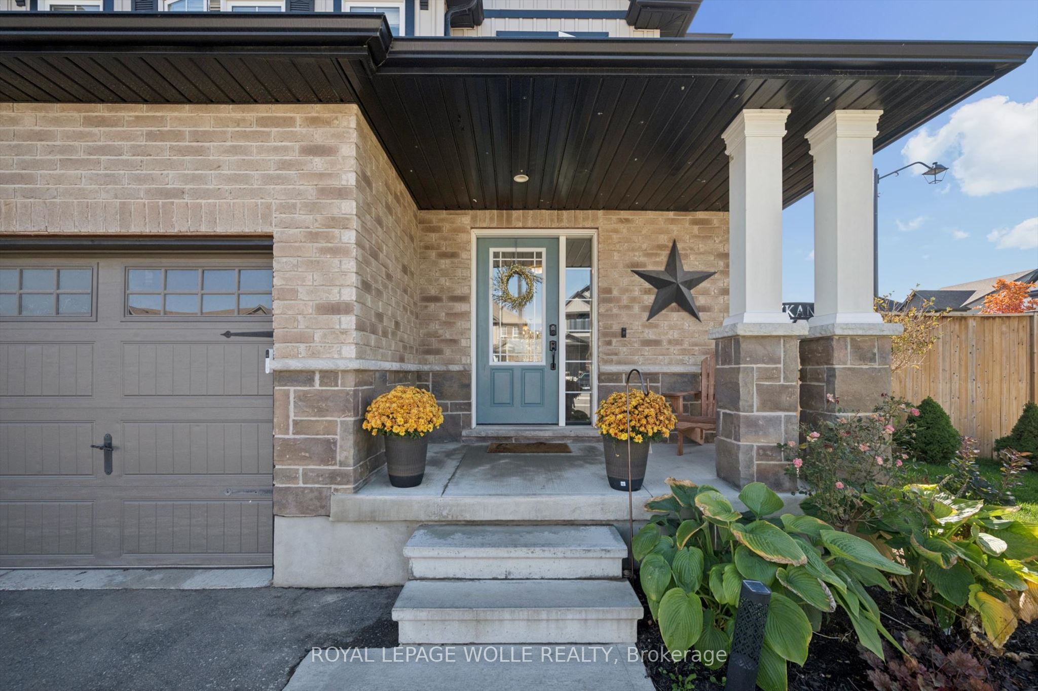 75 Isaac Street Property Photo 3