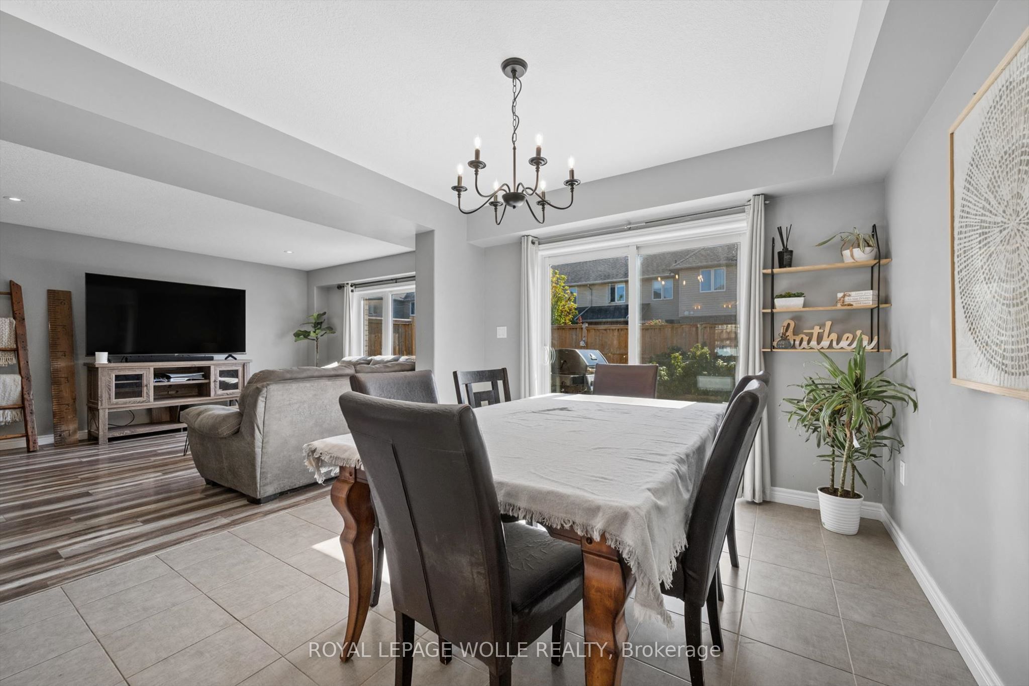 75 Isaac Street Property Photo 11