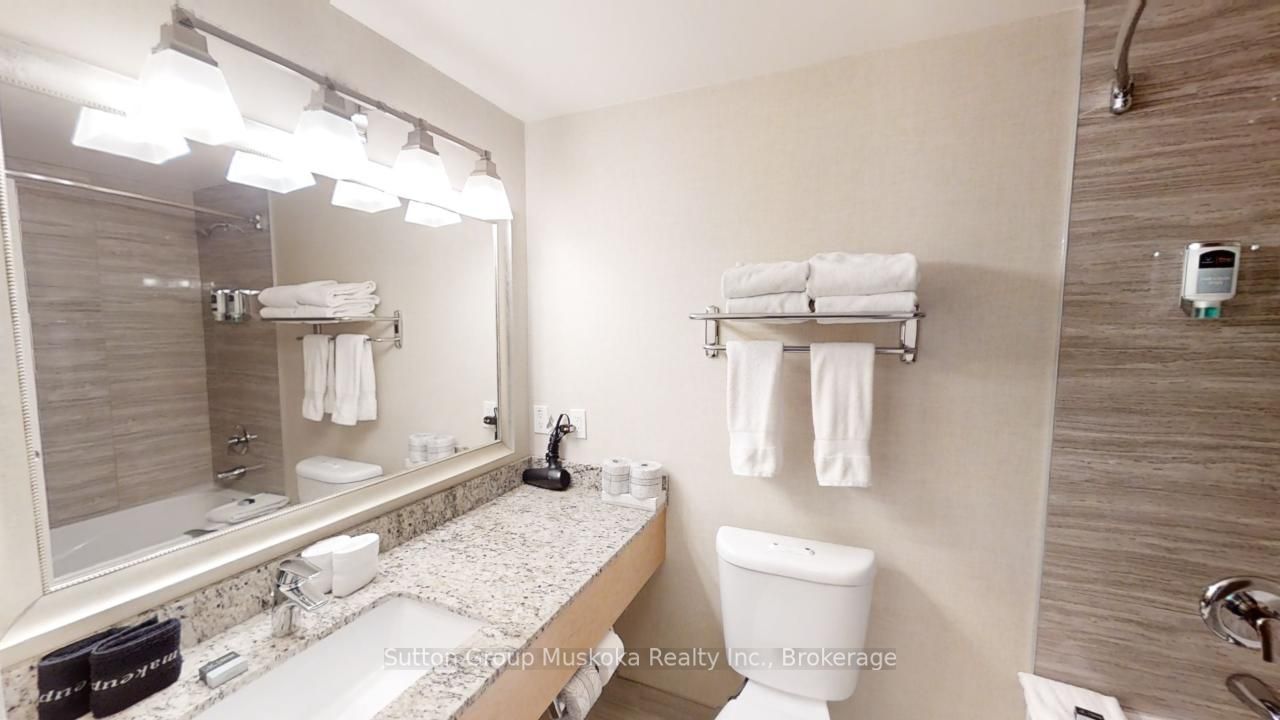 402 Bayshore - Deerhurst Drive 402 Property Photo 6