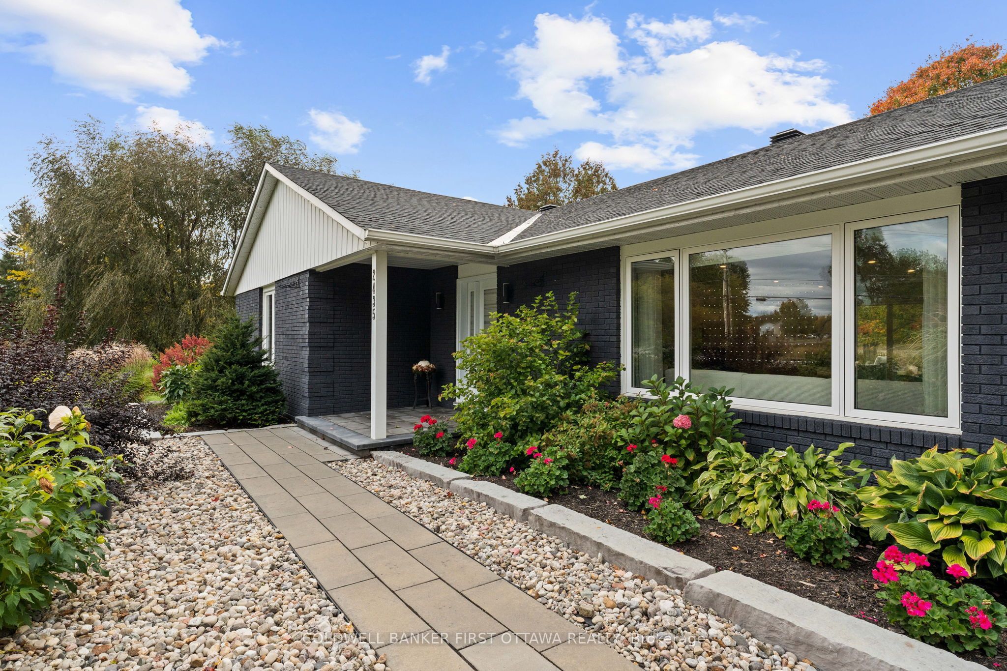 2435 River Road Property Photo 4