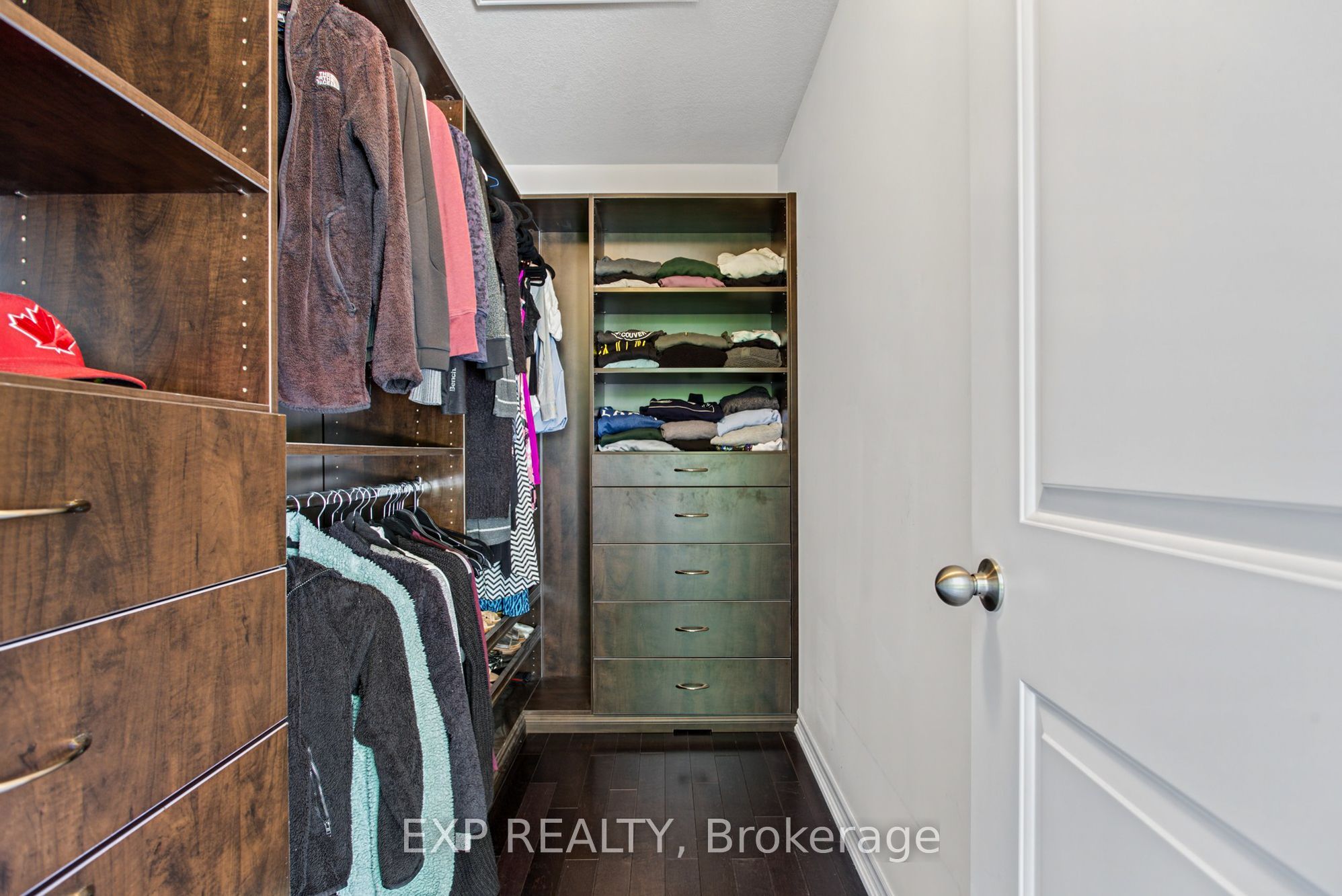 7 Lampman Drive Property Photo 22