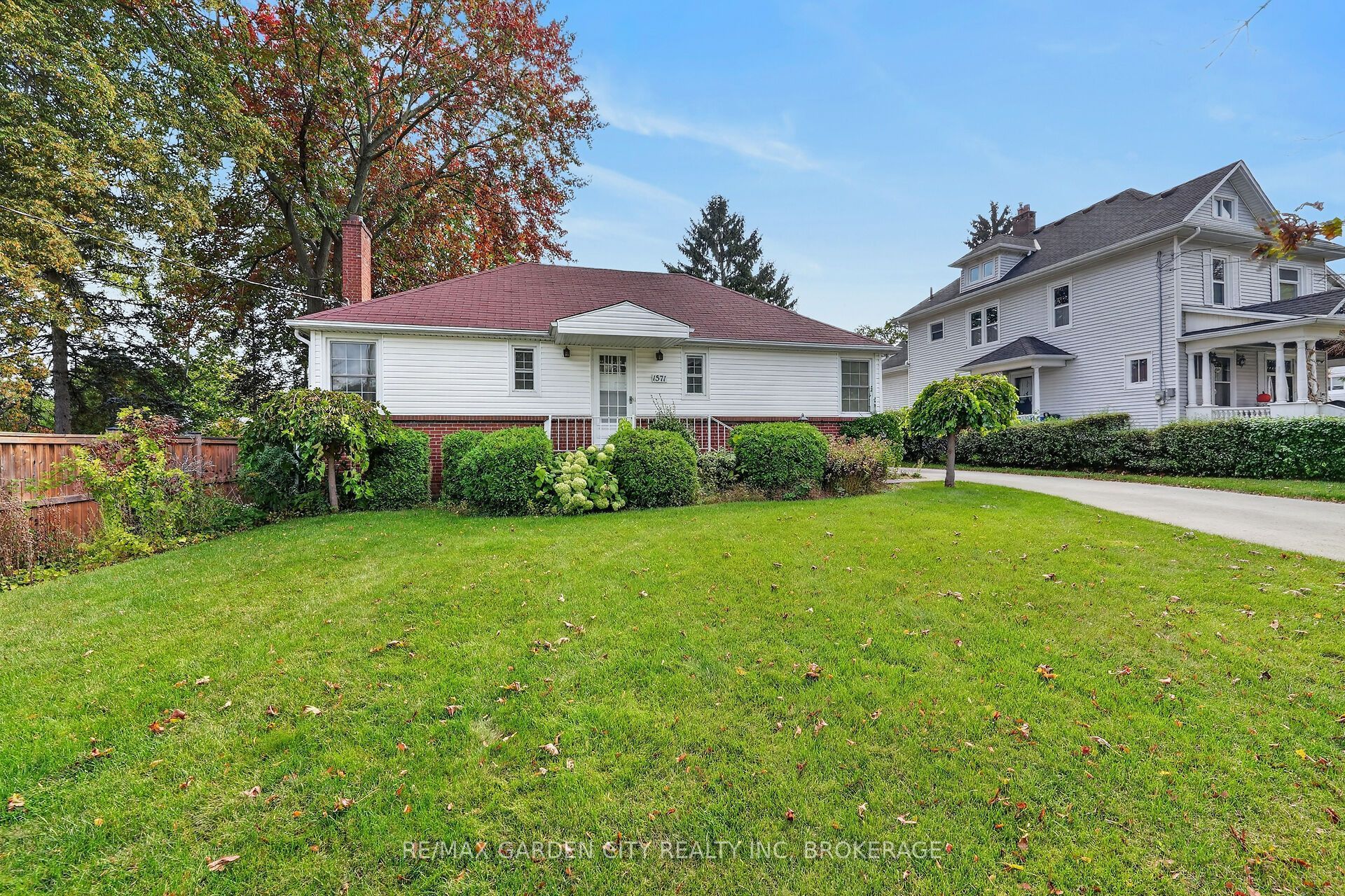 1571 Pelham Street Property Photo 1