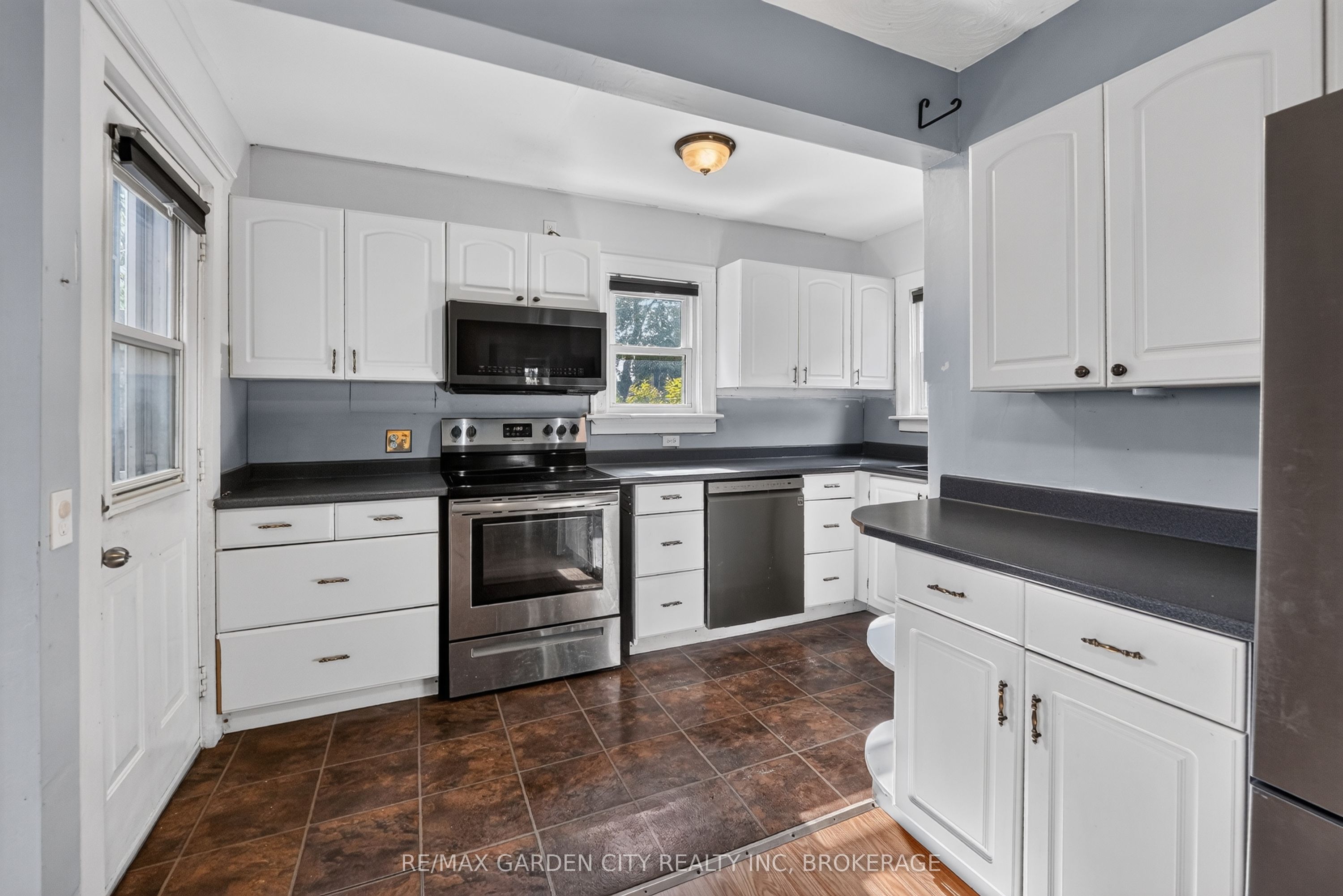 118 Lowell Avenue Property Photo 8