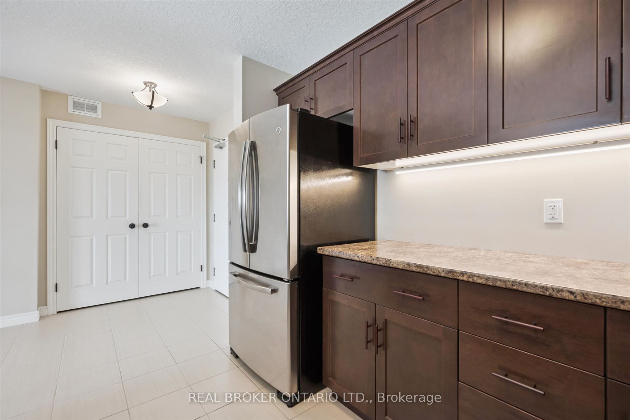 6492 Gerrie Road 408 Property Photo 8