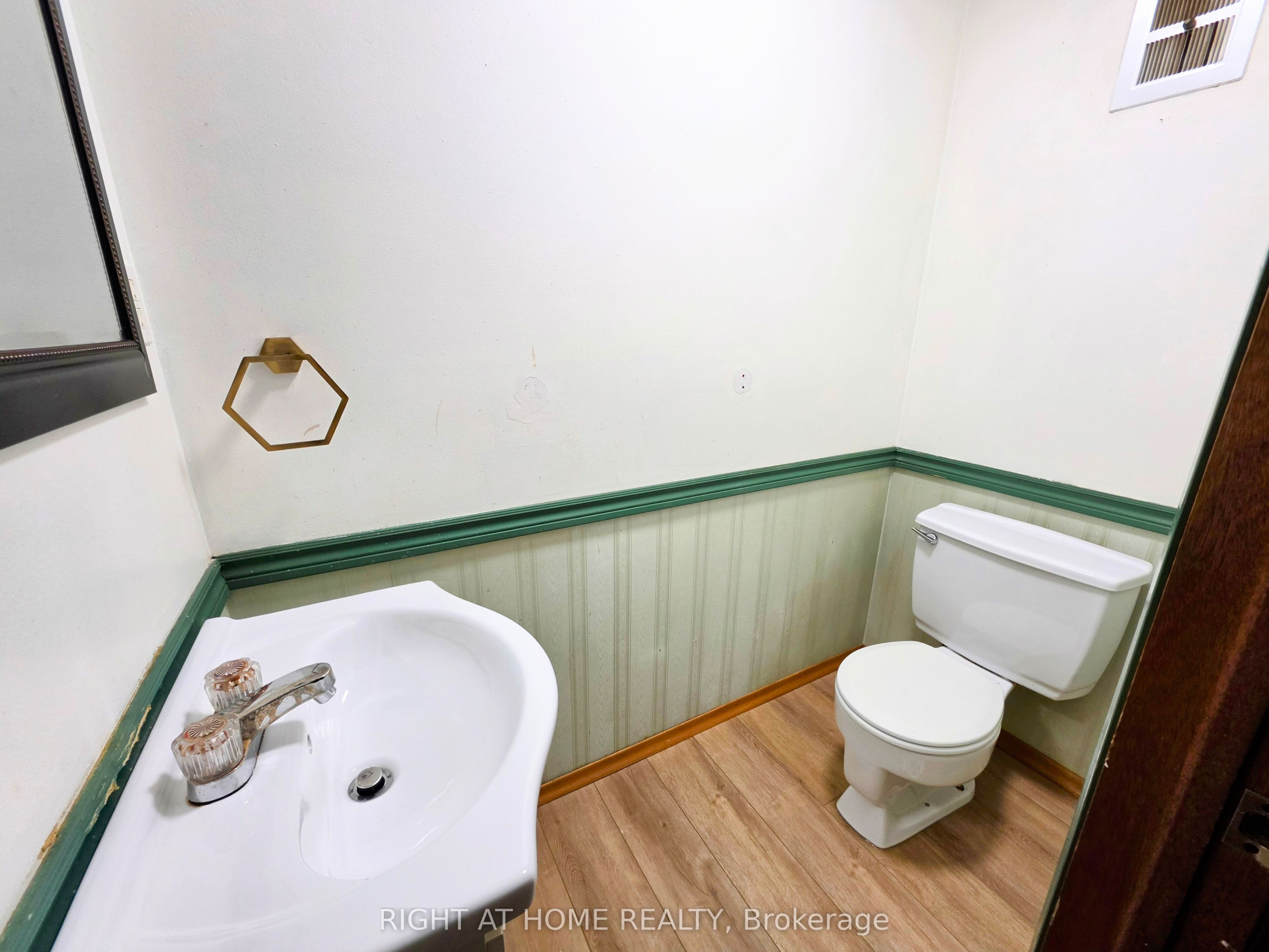 68 Riverdale Drive Property Photo 5