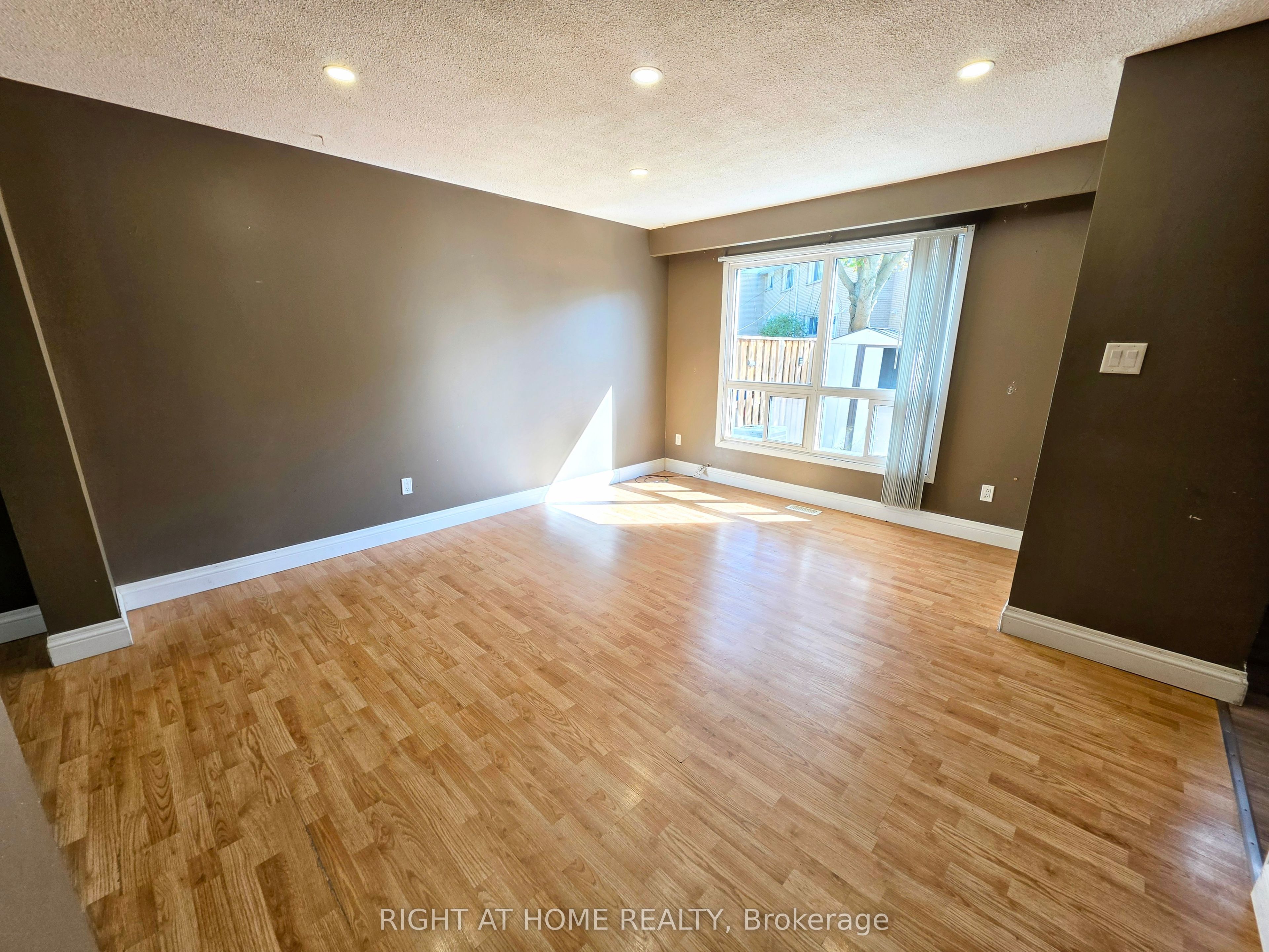 68 Riverdale Drive Property Photo 8