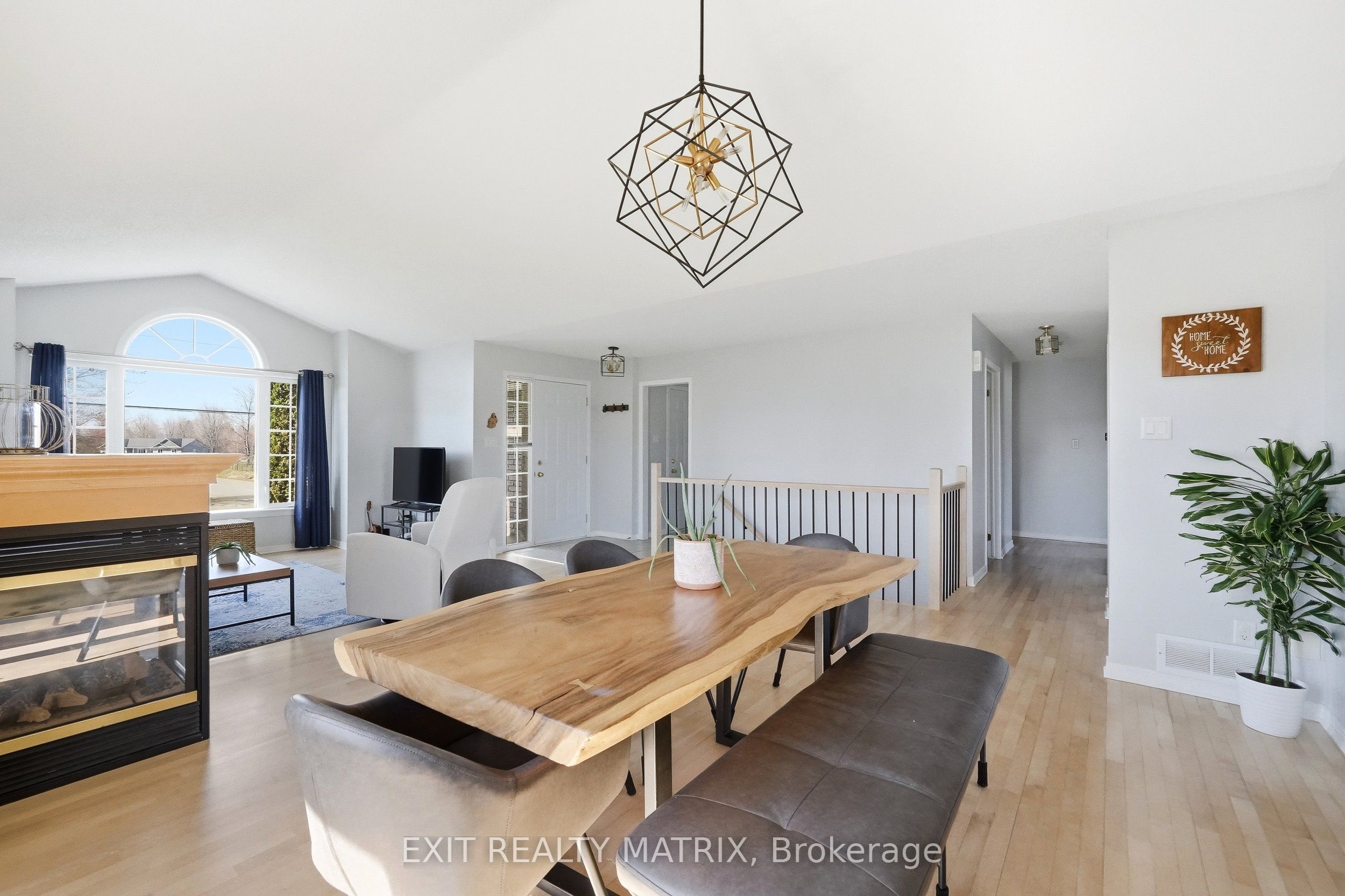 2117 Lemery Street Property Photo 8