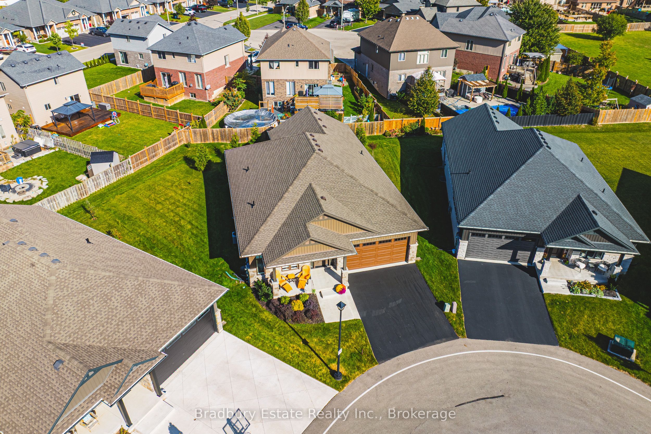24 Craddock Boulevard 23 Property Photo 3