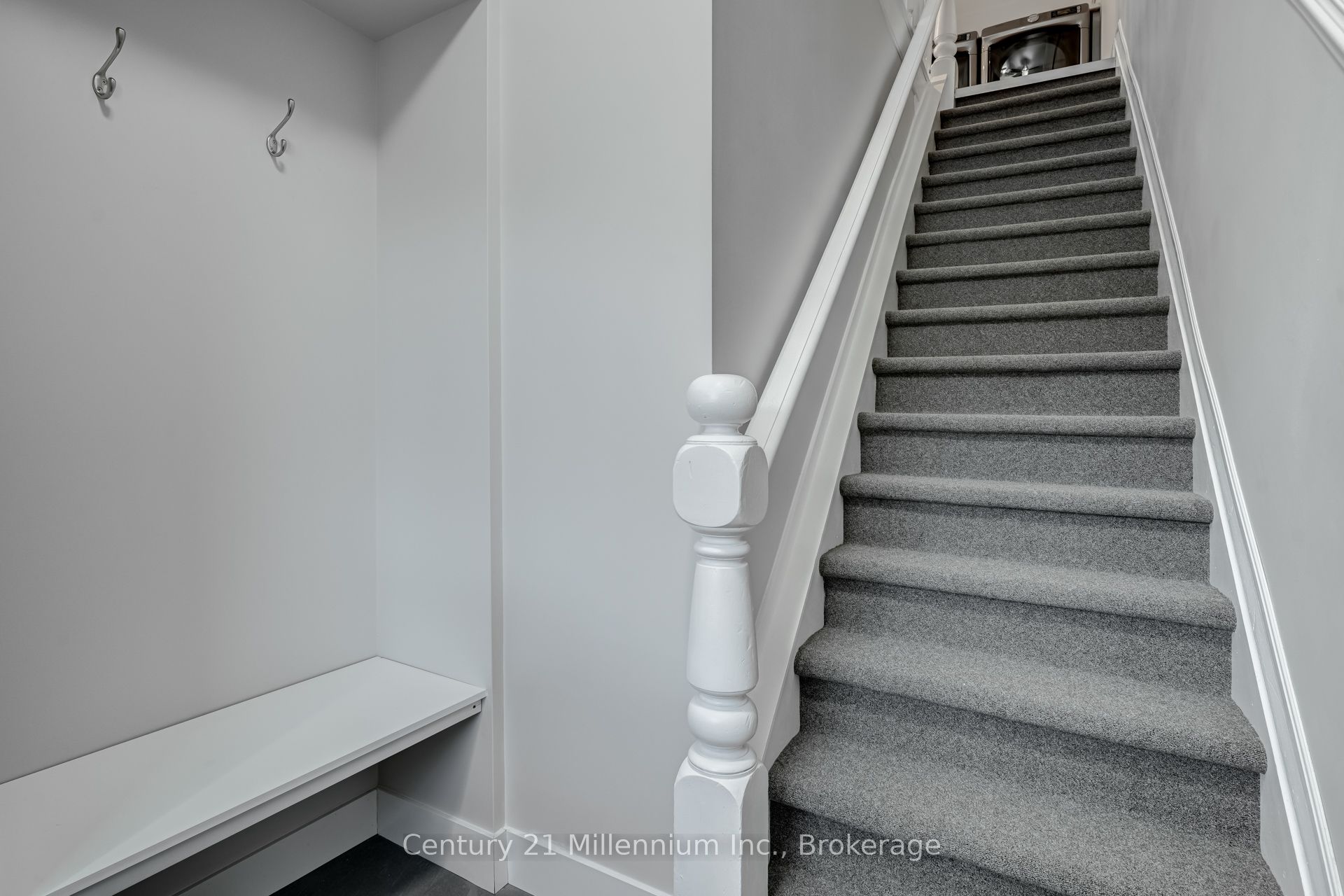 276 Edward Street Upper Property Photo 3