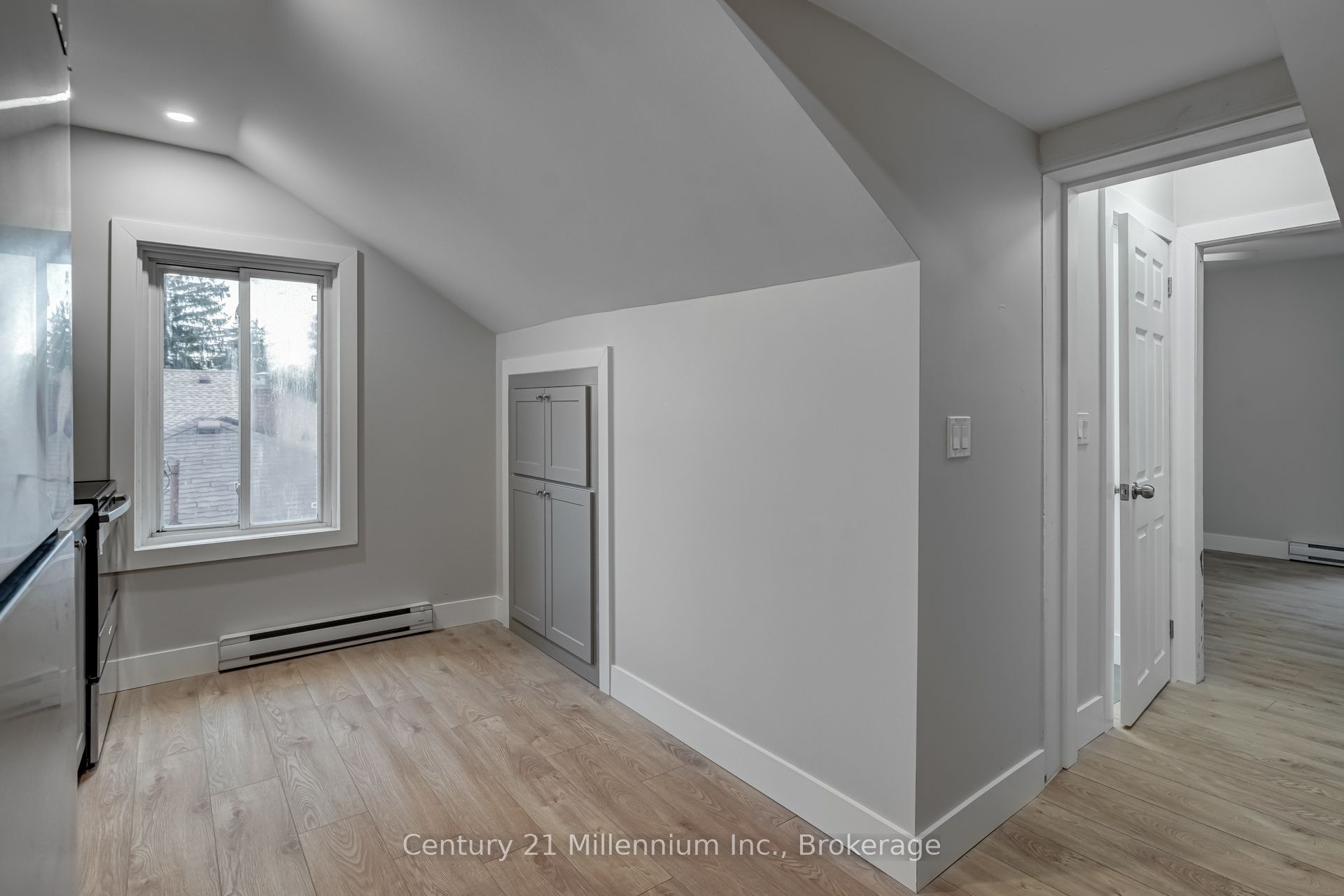 276 Edward Street Upper Property Photo 9
