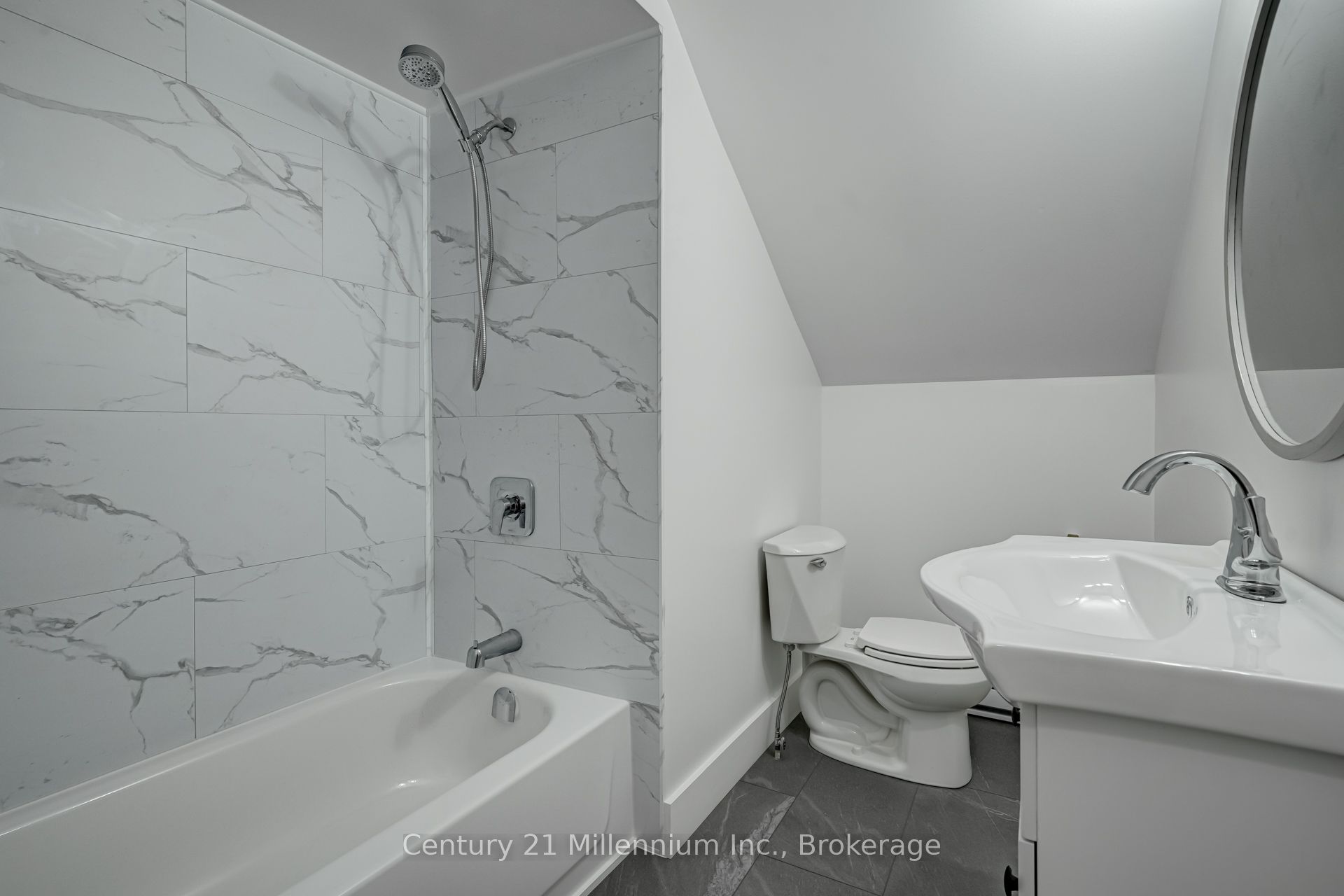 276 Edward Street Upper Property Photo 12