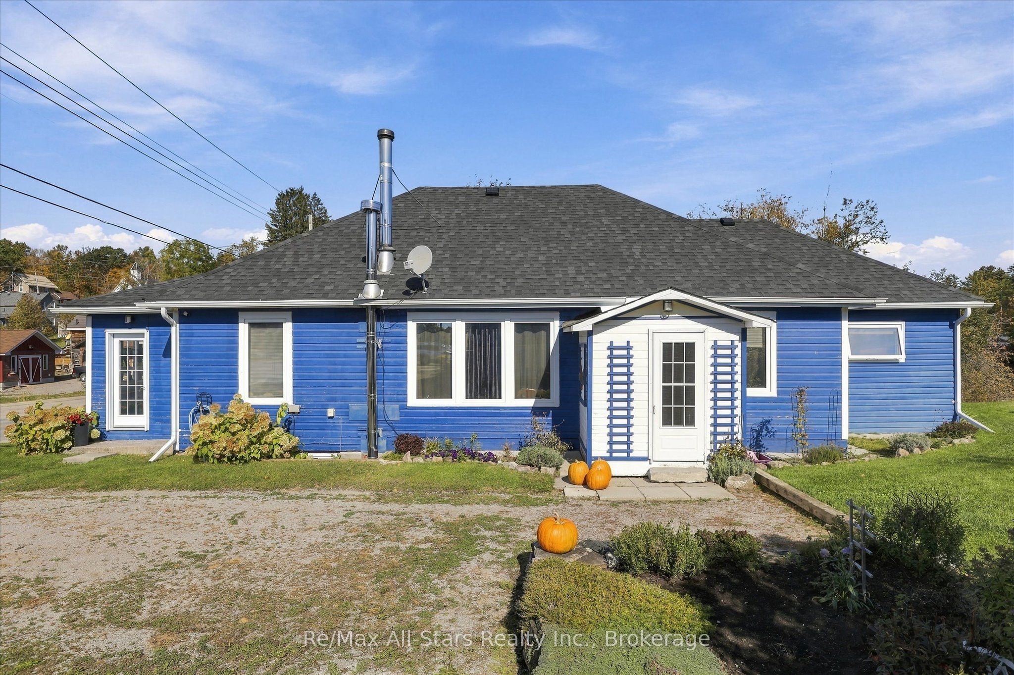 4982 Monck Road Property Photo 2