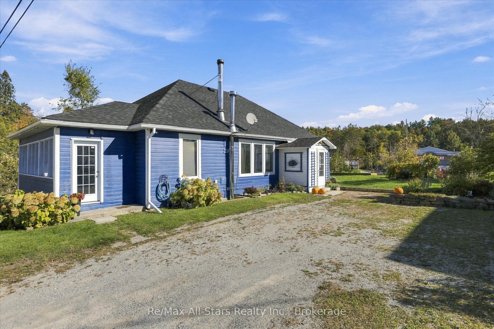 4982 Monck Road Property Photo 3