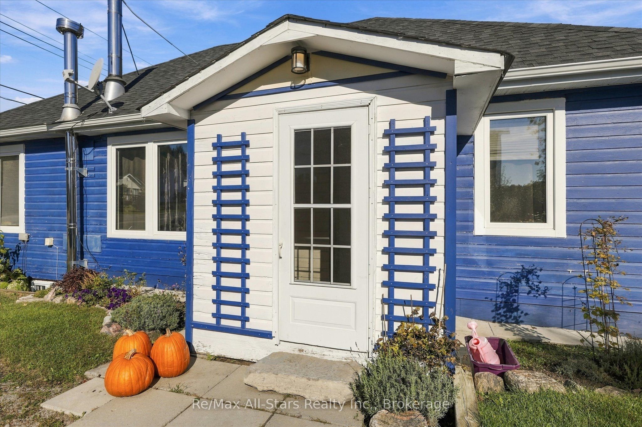 4982 Monck Road Property Photo 4