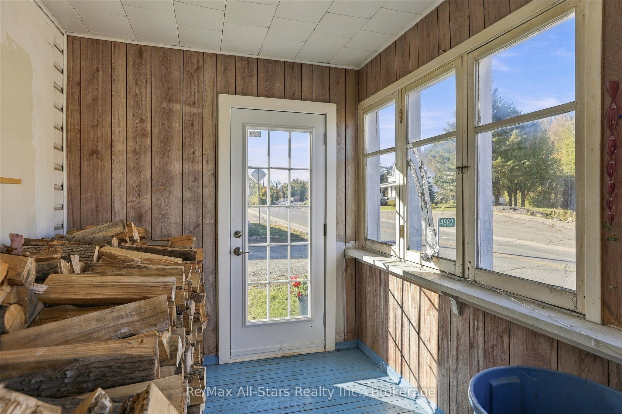 4982 Monck Road Property Photo 5