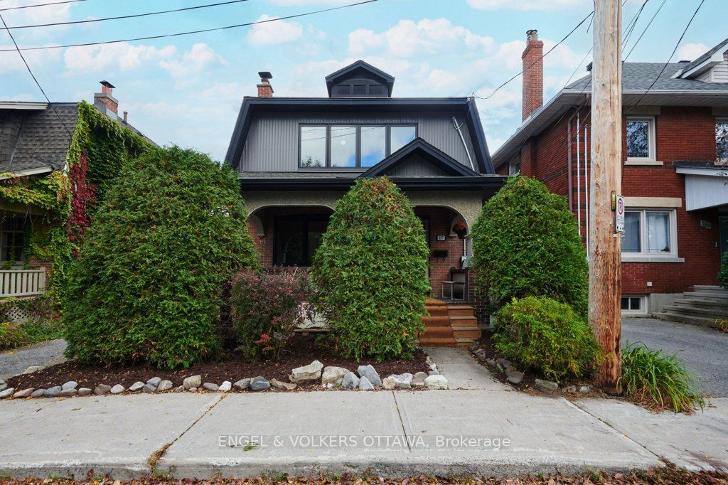 187 Hinton Avenue N Property Photo 1