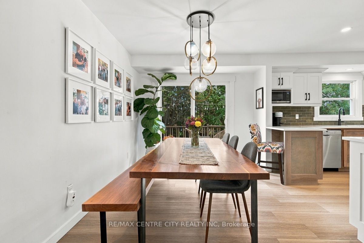 4564 East Road E Property Photo 12