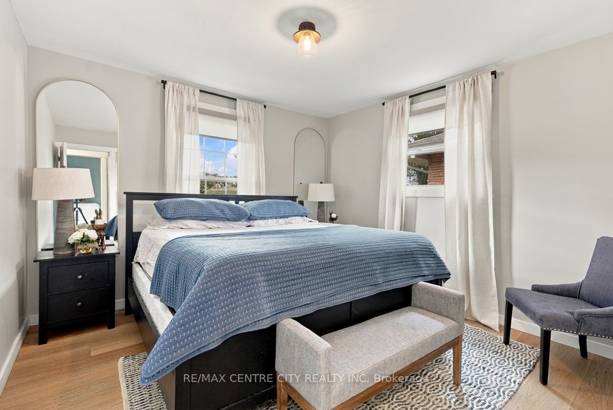 4564 East Road E Property Photo 19