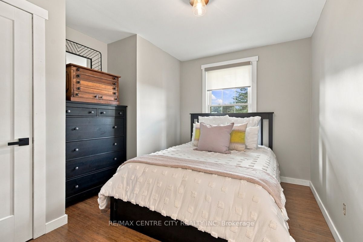4564 East Road E Property Photo 23