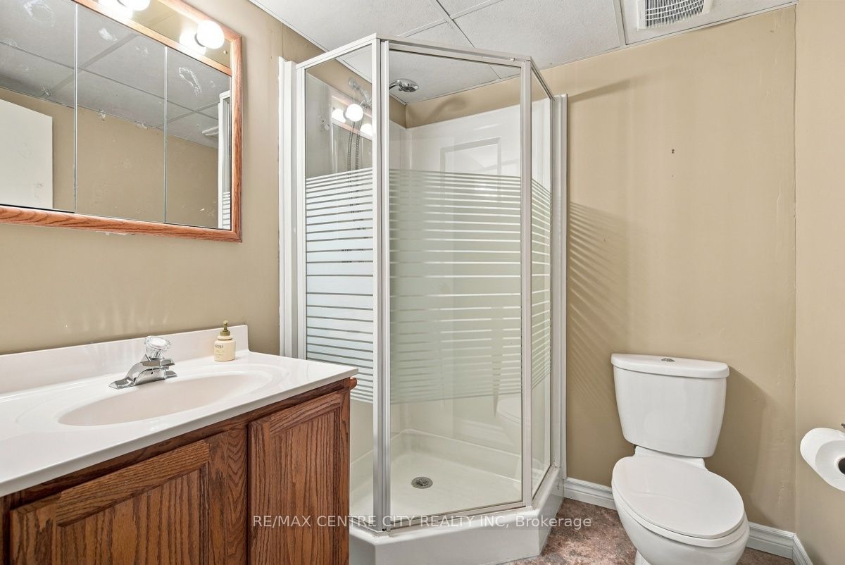 4564 East Road E Property Photo 33