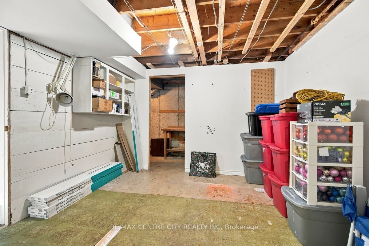 4564 East Road E Property Photo 35